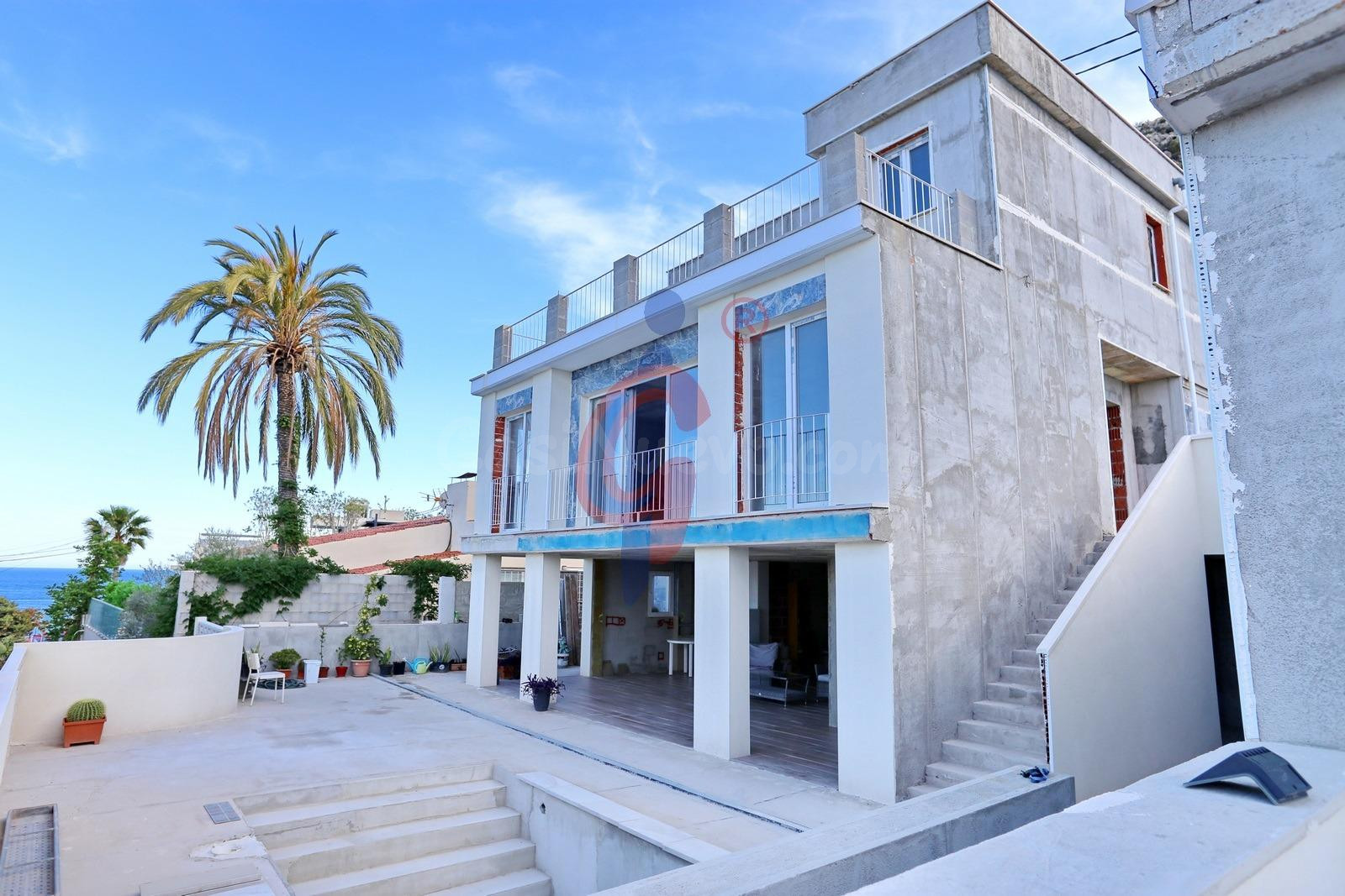 Exclusivo Chalet Independiente en Construcción con Vistas Panorámicas