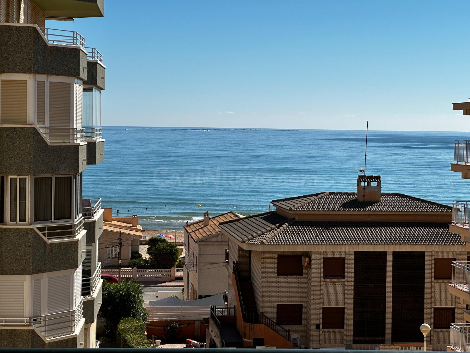 Piso renovado a pocos metros de la playa en la mejor área de Guardamar del Segura.