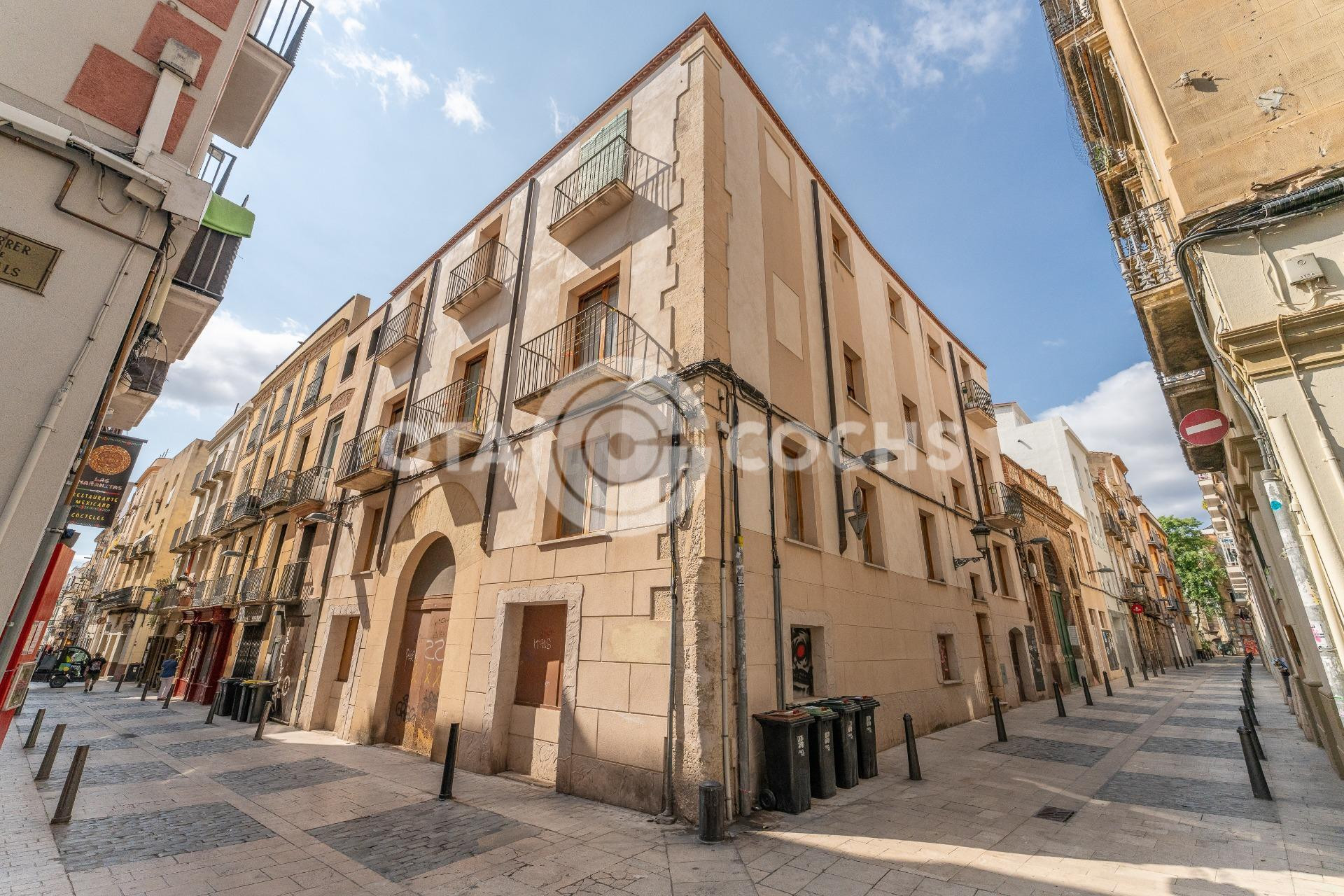 EDIFICIO PARA INVERTIR EN EL CORAZON DE REUS