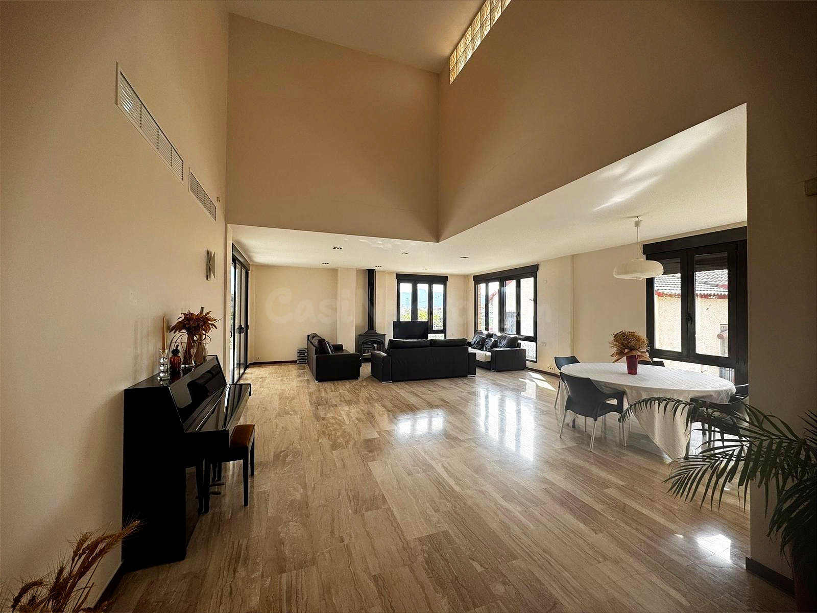 Exclusivo Chalet en Casillas - Espacio y Comodidad a Tu Alcance