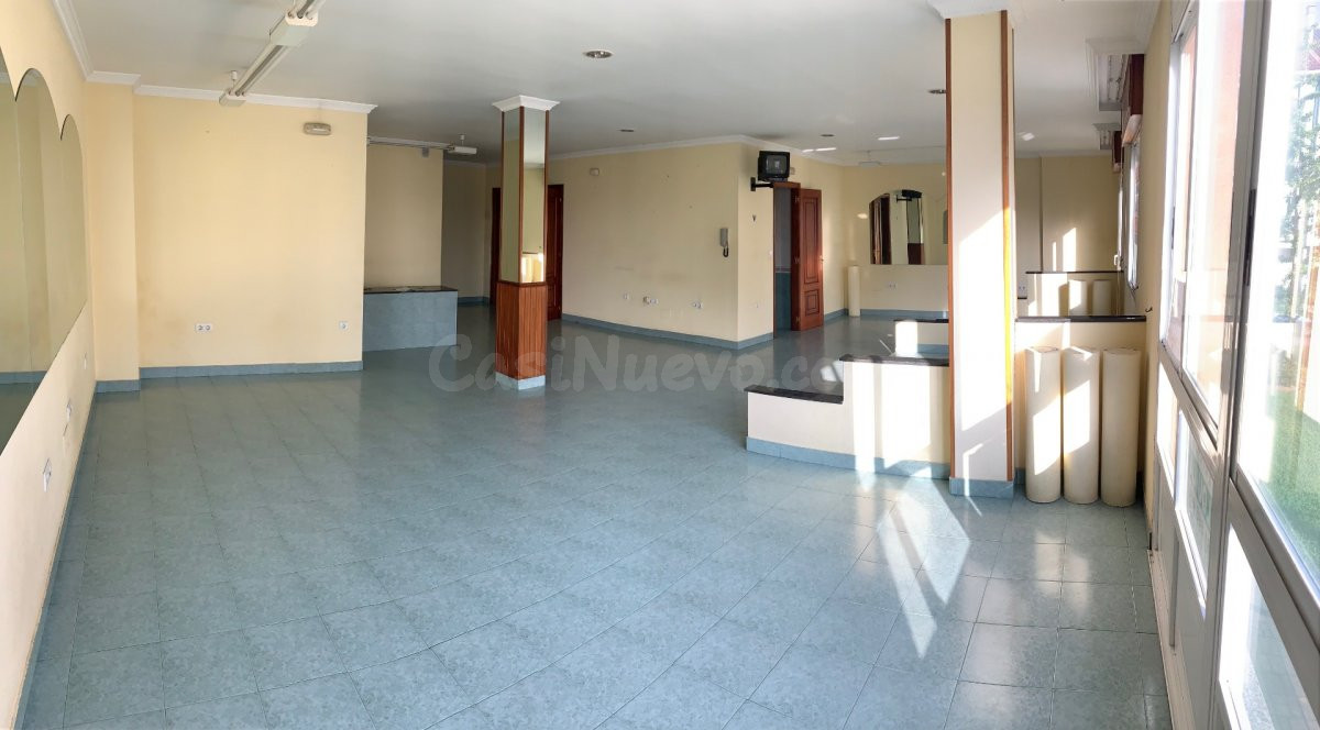 SE VENDE O ALQUILA ENTREPLANTA COMERCIAL EN RIANXO - foto 5