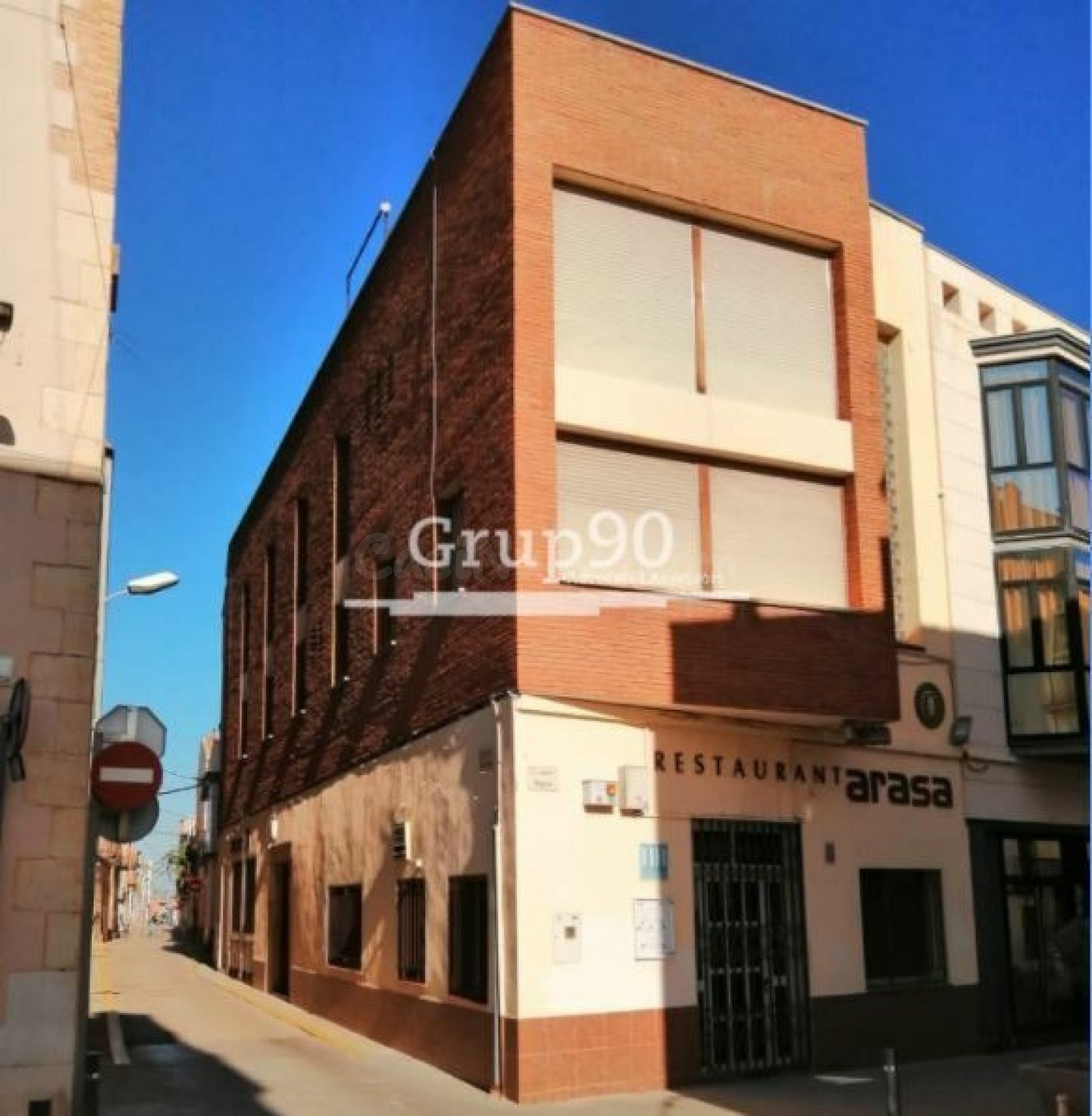 Hostal-Restaurante en la plaza del pueblo