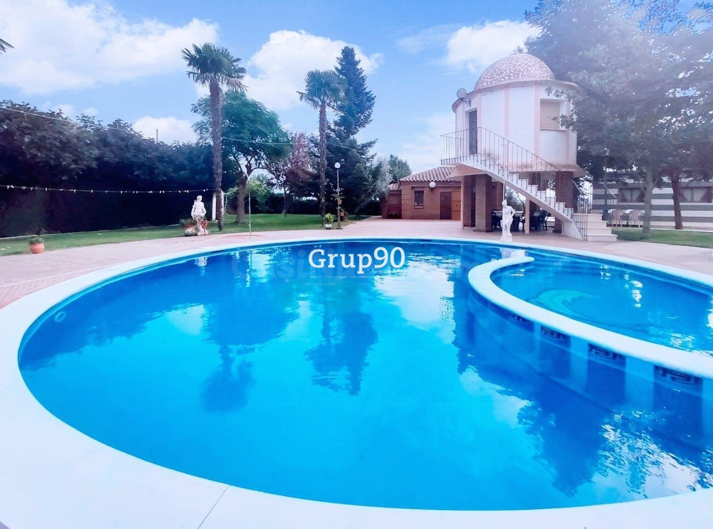 ESPECTACULAR CASA CON PISCINA, BARBACOA  EN PARCELA DE MÁS D - foto 2