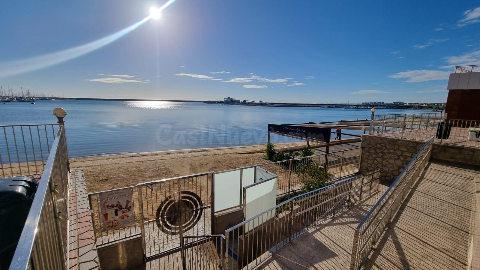 Piso en 1ª línea de playa con vistas panorámicas al mar – Residencial Navamares, Torrevieja