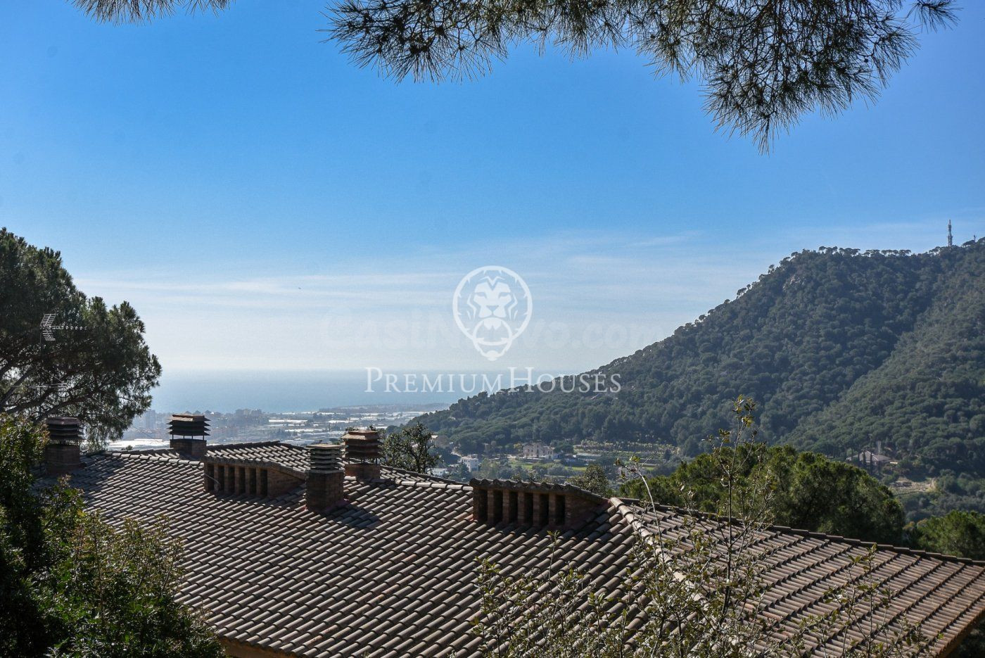 Casa en venta en plena montaña con piscina y vistas al mar e - foto 4