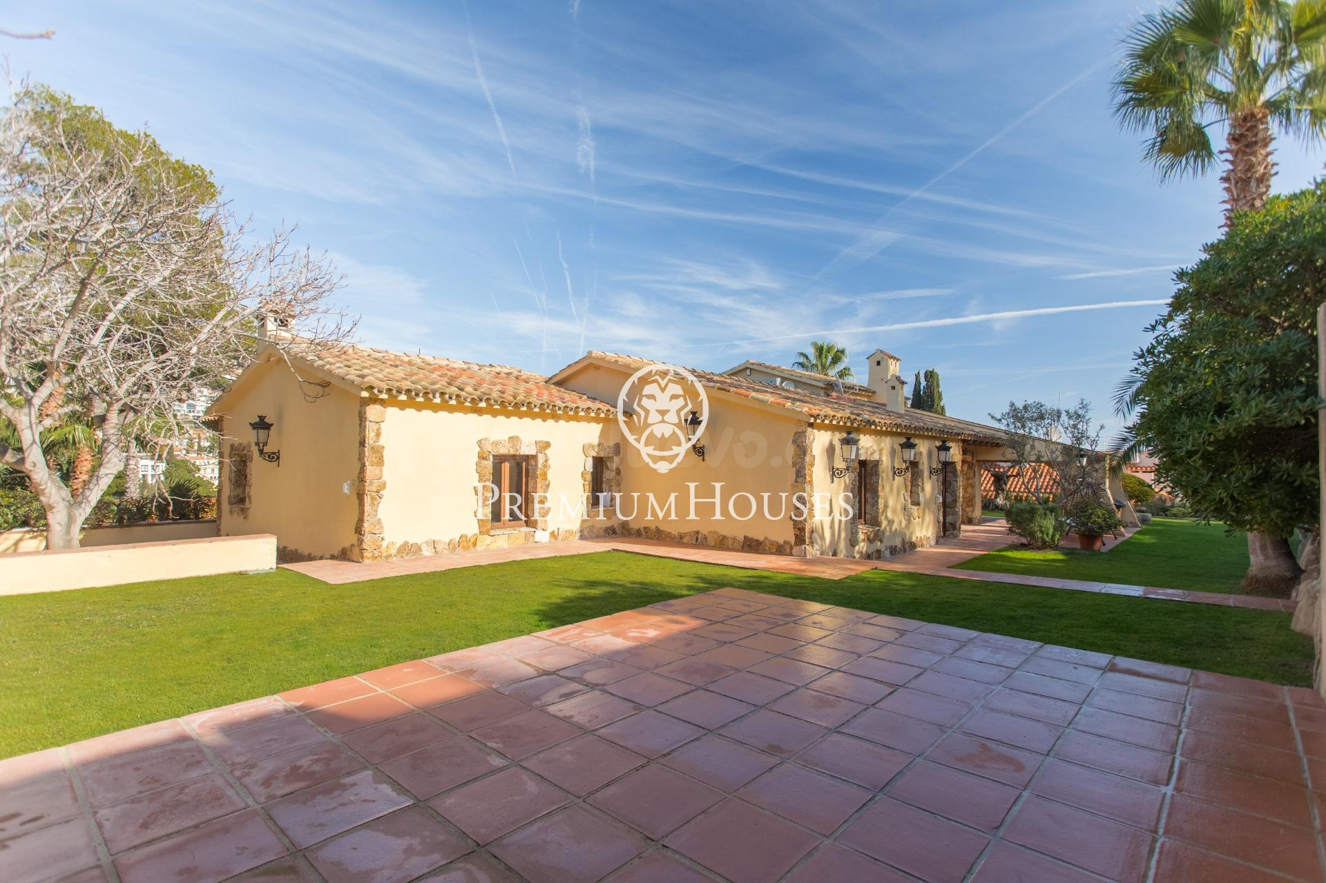 Casa en venta con bonitas vistas al mar en Cala Sant Francesc
