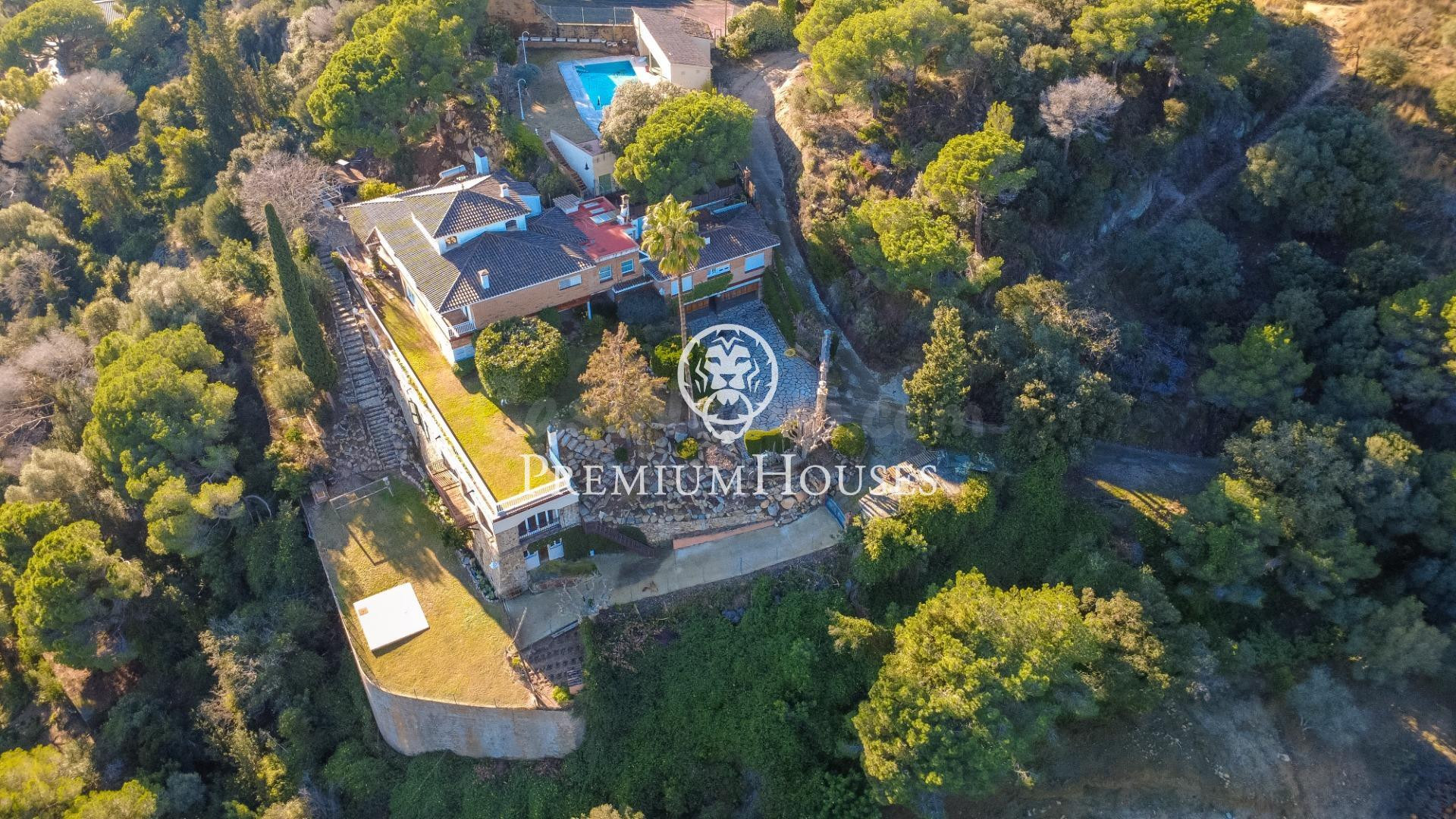 Majestuosa propiedad única en venta en Cabrera de Mar - foto 2