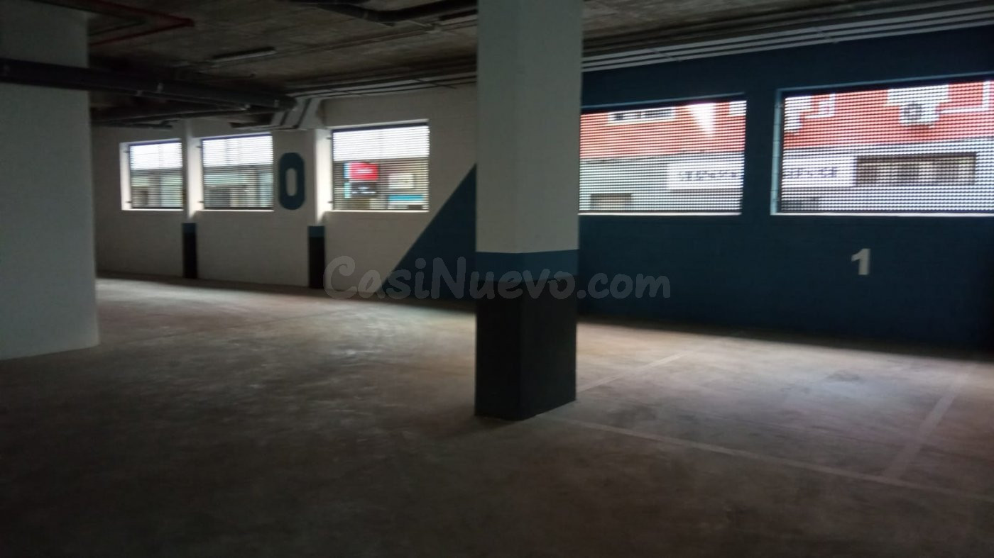 Se vende plaza de parking a metros de Vialia