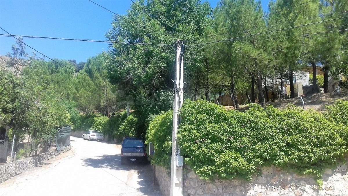 Parcela urbana de esquina en el centro de Loranca de Tajuña