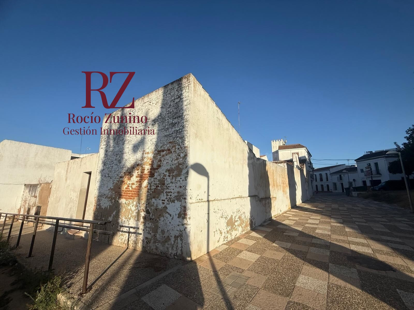 Casa de esquina para reformar junto al Castillo de Cartaya - foto 4