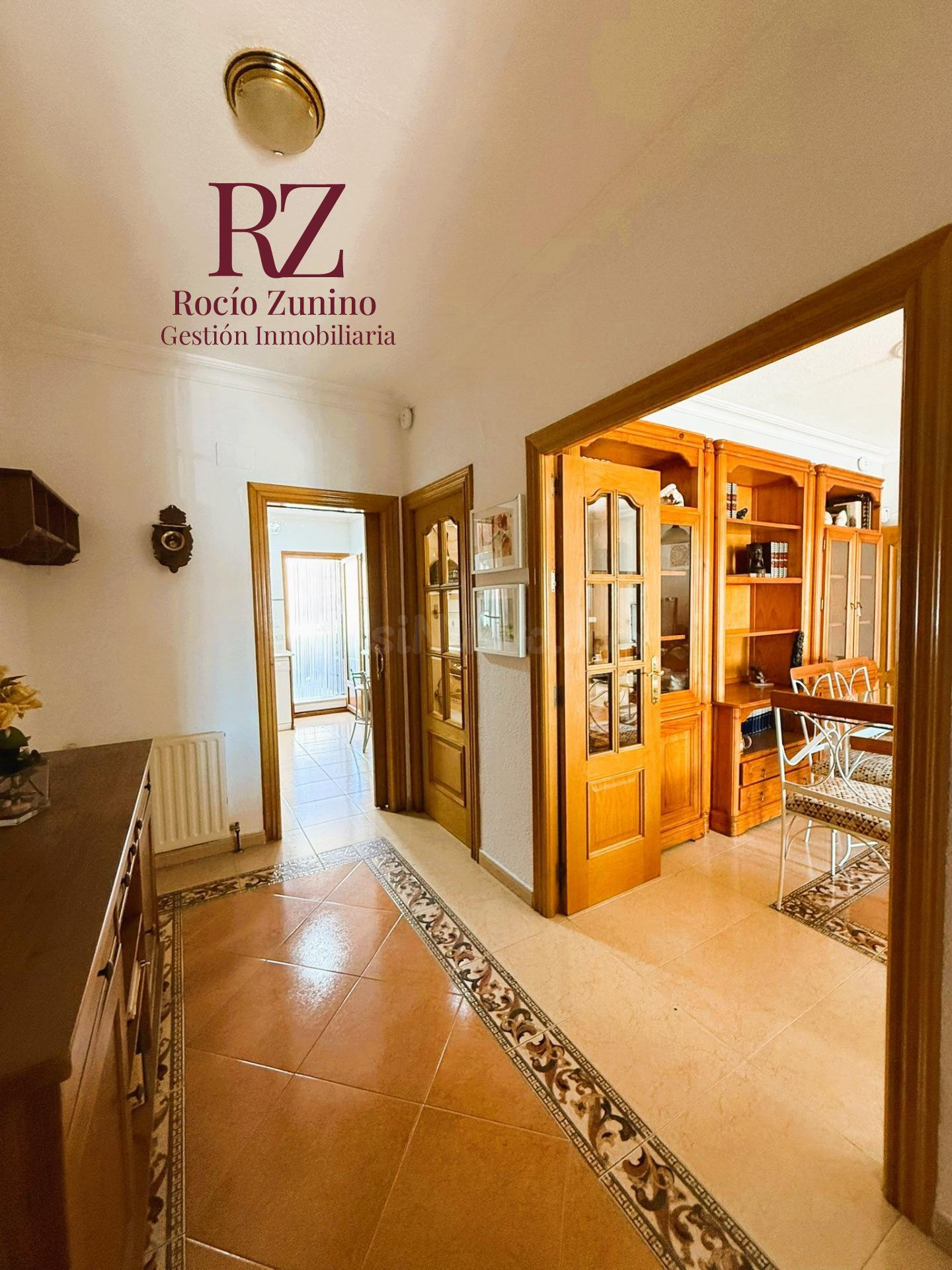 Piso de 4 dormitorios con patio, azotea y buhardilla listo para entrar a vivir . - foto 4