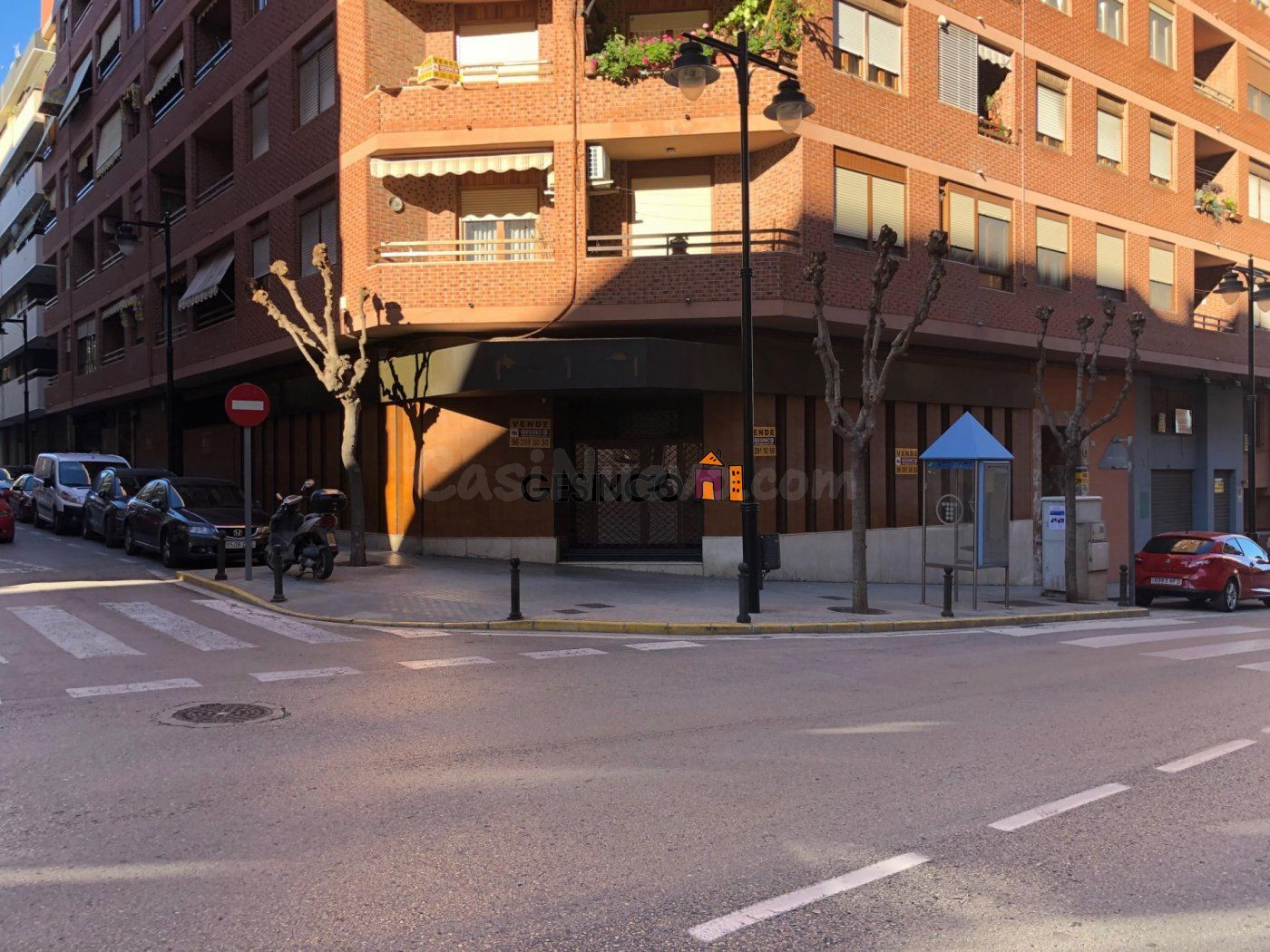 GRAN LOCAL COMERCIAL EN VENTA EN ONTINYENT - BUENA UBICACIÓN