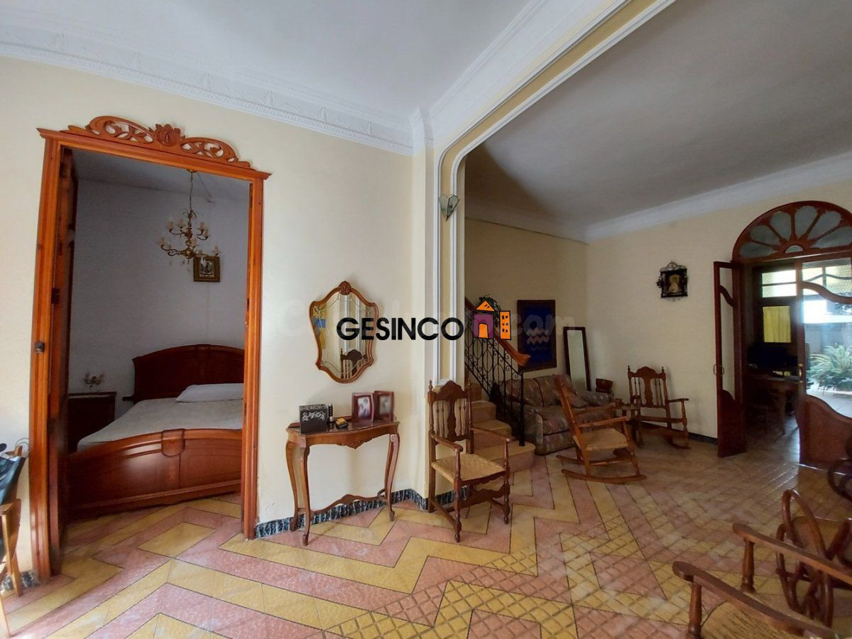 CASA DE PUEBLO CON PATIOS, TERRAZA Y CON UN ENCANTO ESPECIAL - foto 3