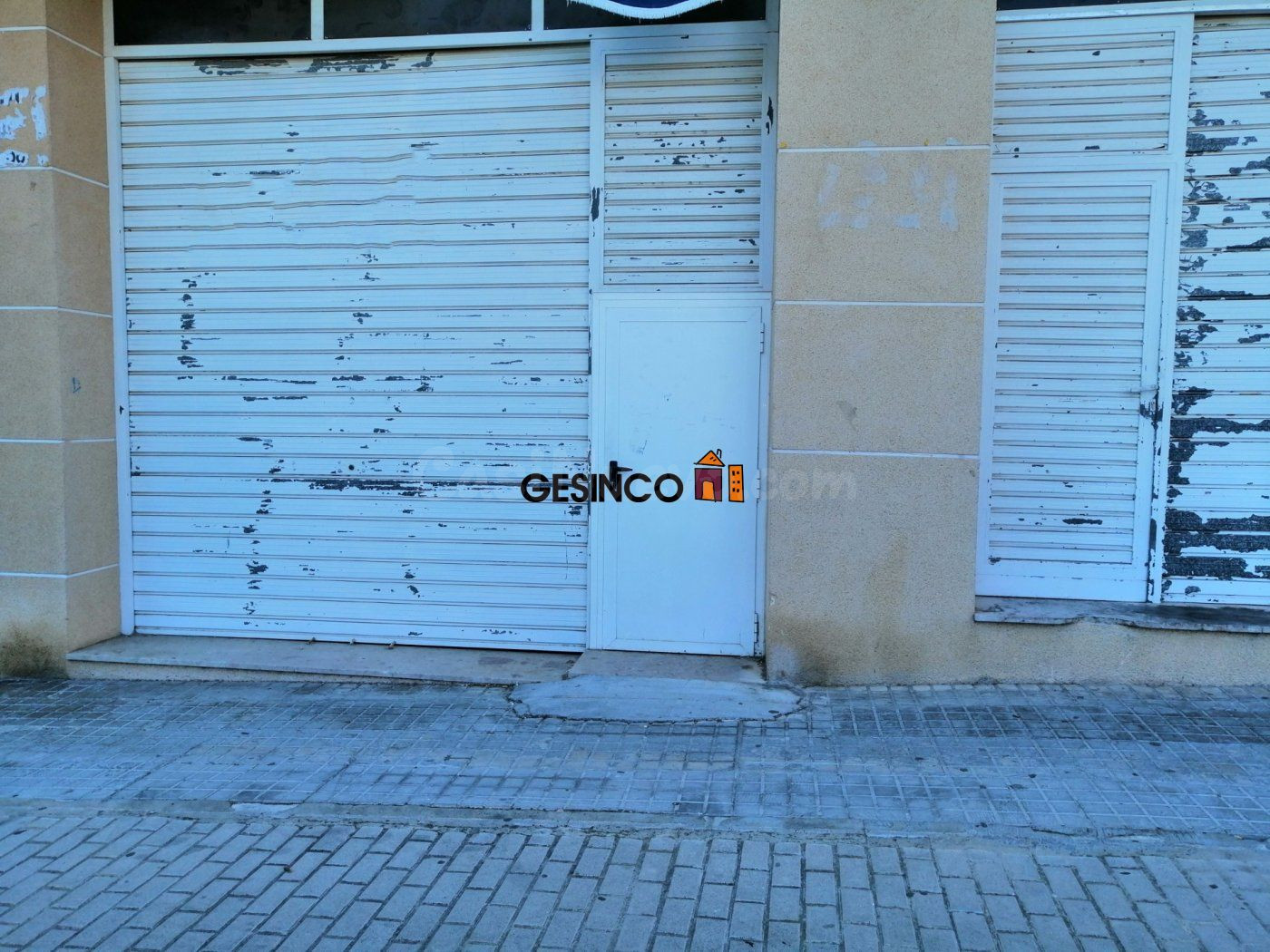 LOCAL COMERCIAL EN ALQUILER EN ONTINYENT - ZONA PARQUE MESTRE FERRERO