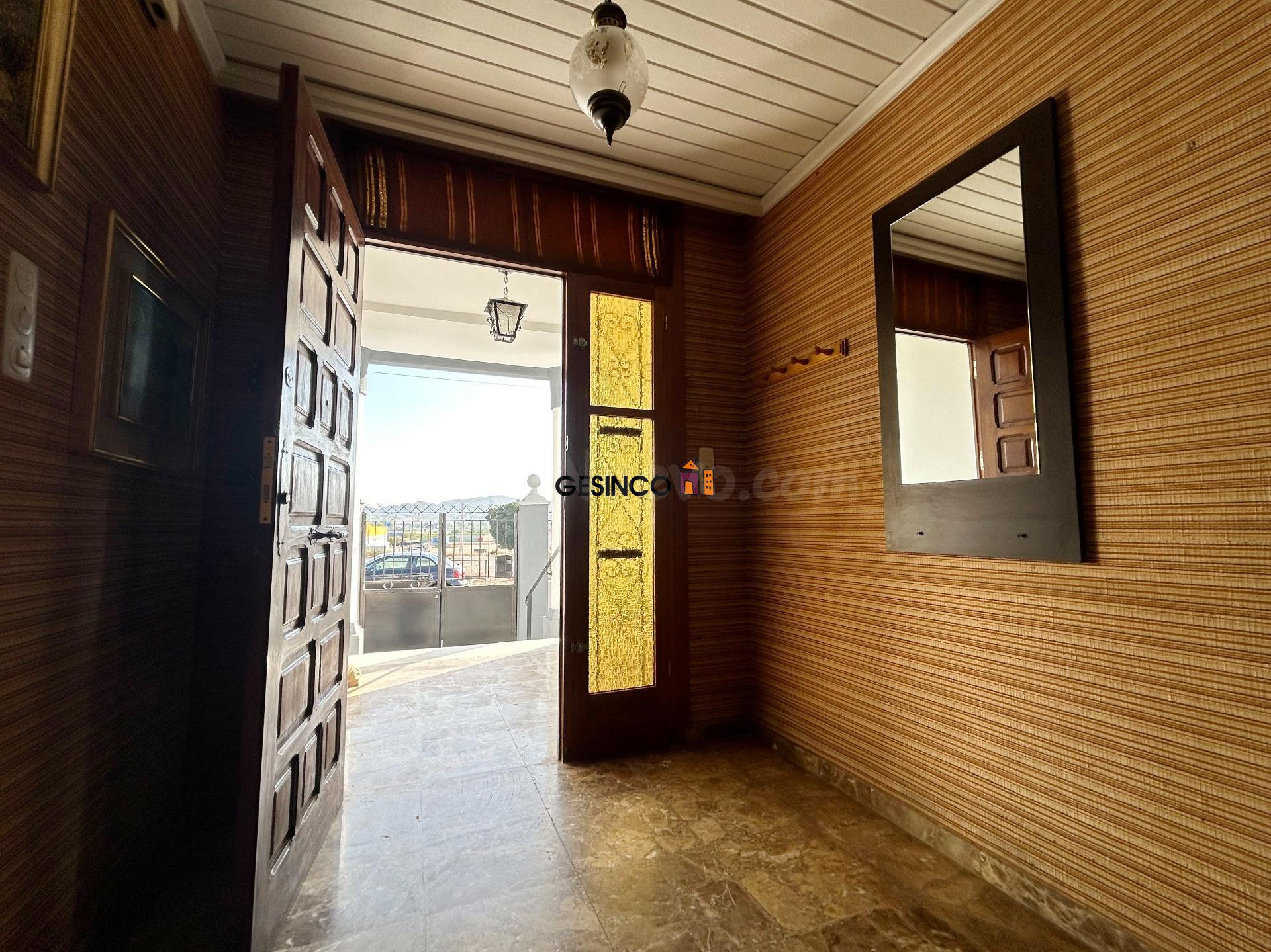 VIVIENDA EN ROTGLA Y CORBERA CON AMPLIAS POSIBILIDADES - foto 3