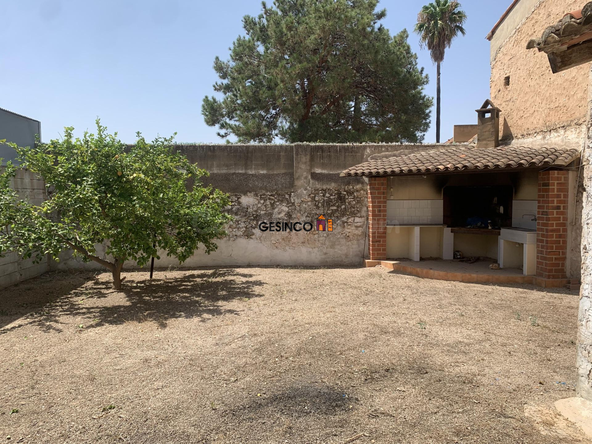 CASA DE PUEBLO PARA REFORMAR CON PATIO