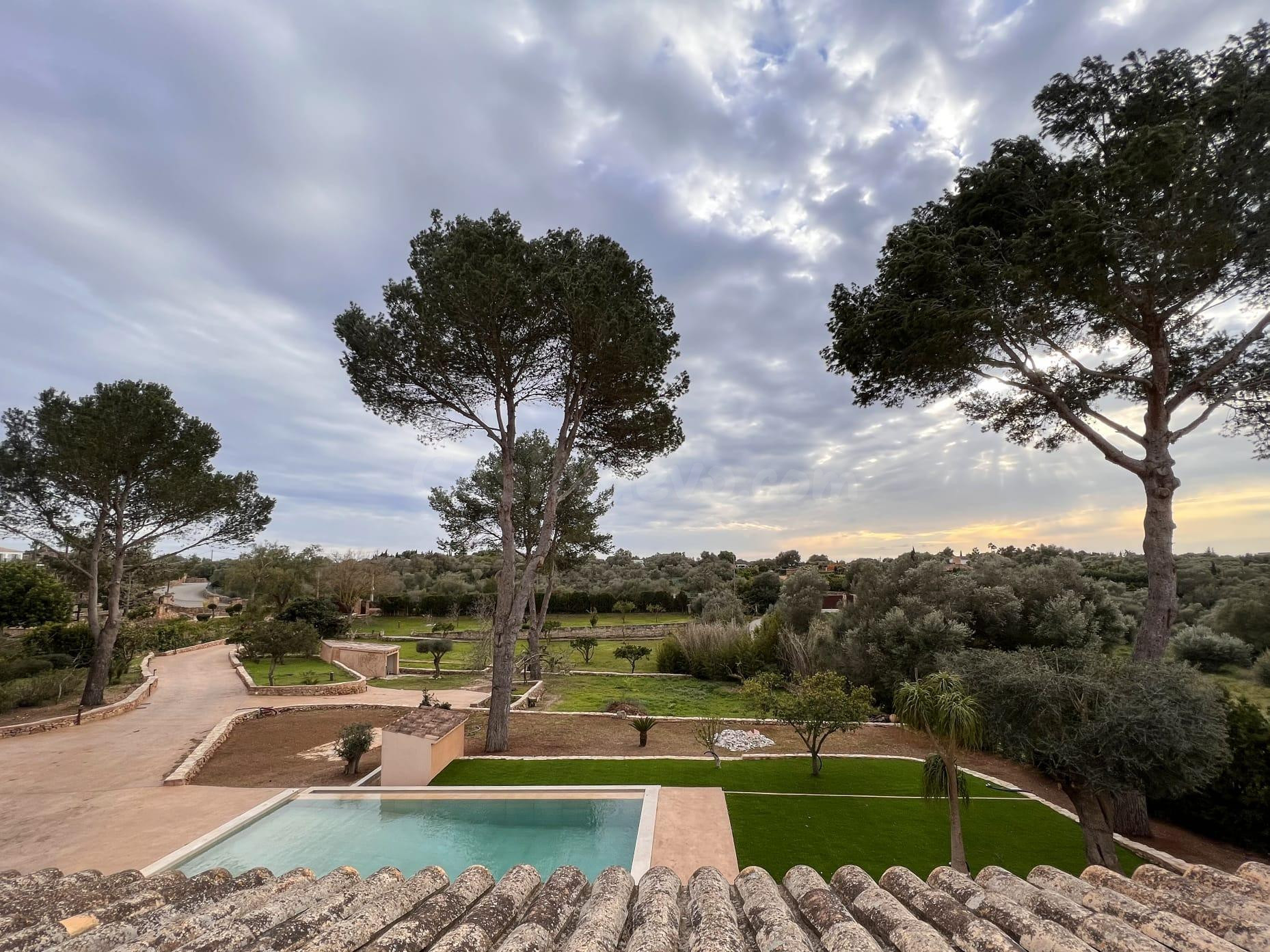 Con spa, piscina y licencia vacacional, en S´ Aranjassa
