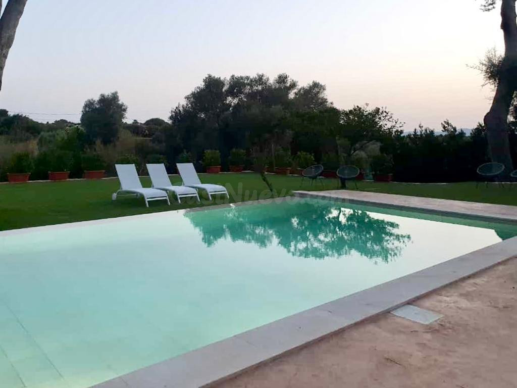 Con spa, piscina y licencia vacacional, en S´ Aranjassa - foto 2