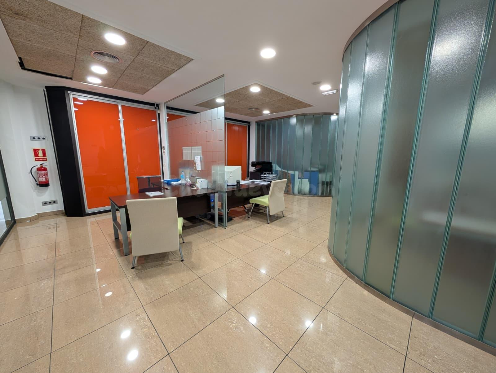 Oficina top en pleno centro de Gandía, lista para entrar.