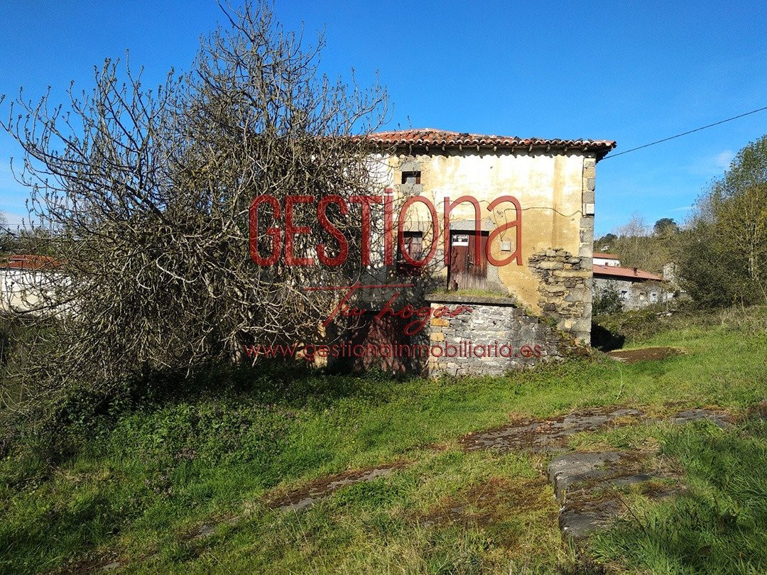 CASA PARA REFORMAR CON TERRENO. SOBA