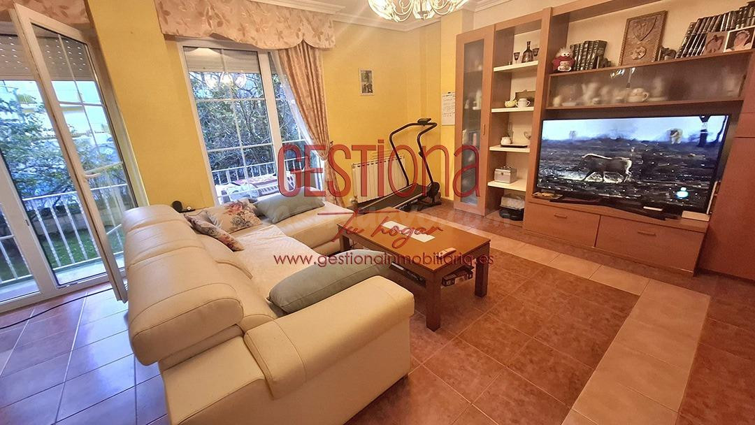 AMPLIO BAJO DE 3 habitaciones, CON TERRAZA JARDÍN A ESCASOS  - foto 5