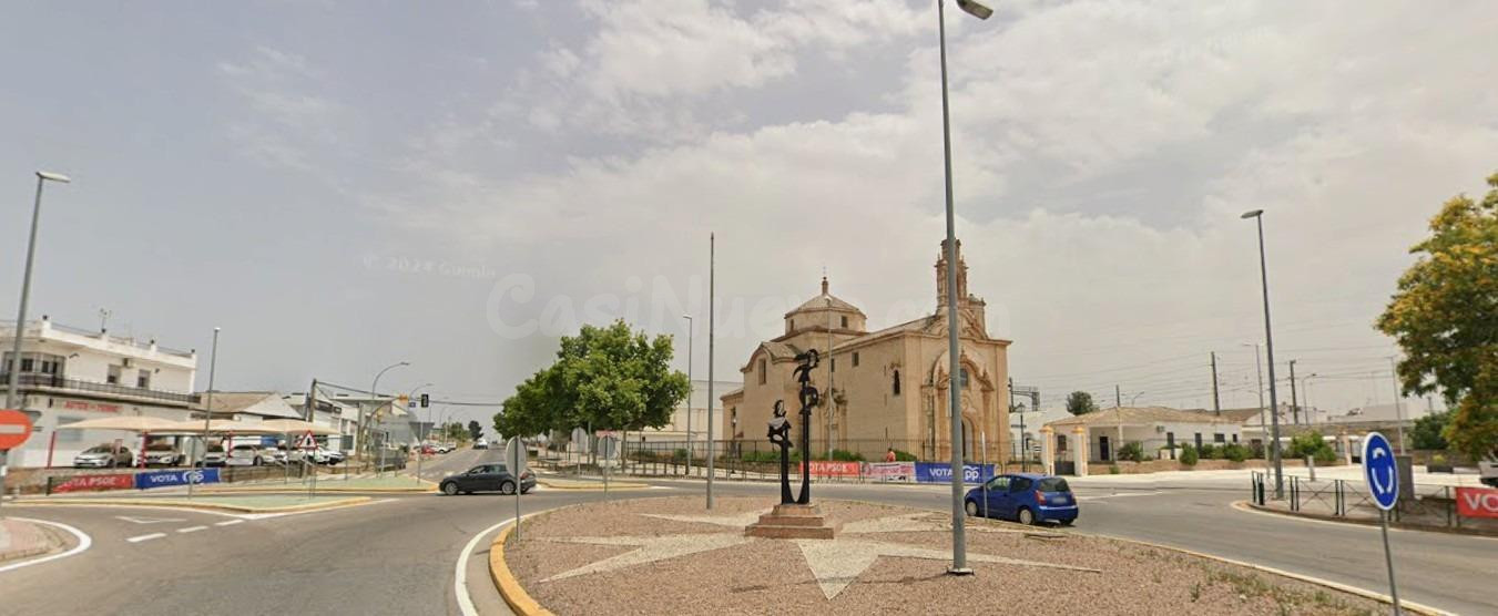 ADOSADO EN LORA DEL RÍO