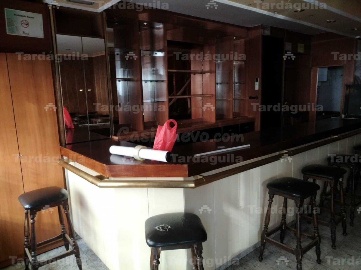 LOCAL BAR EN VENTA JUNTO A LA AVENIDA VILLAMAYOR Y PLAZA CARMELITAS