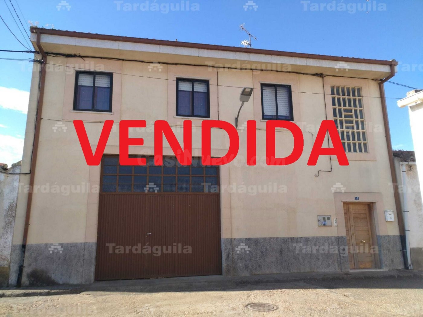 CASA Y TERRENO EN DOÑINOS.