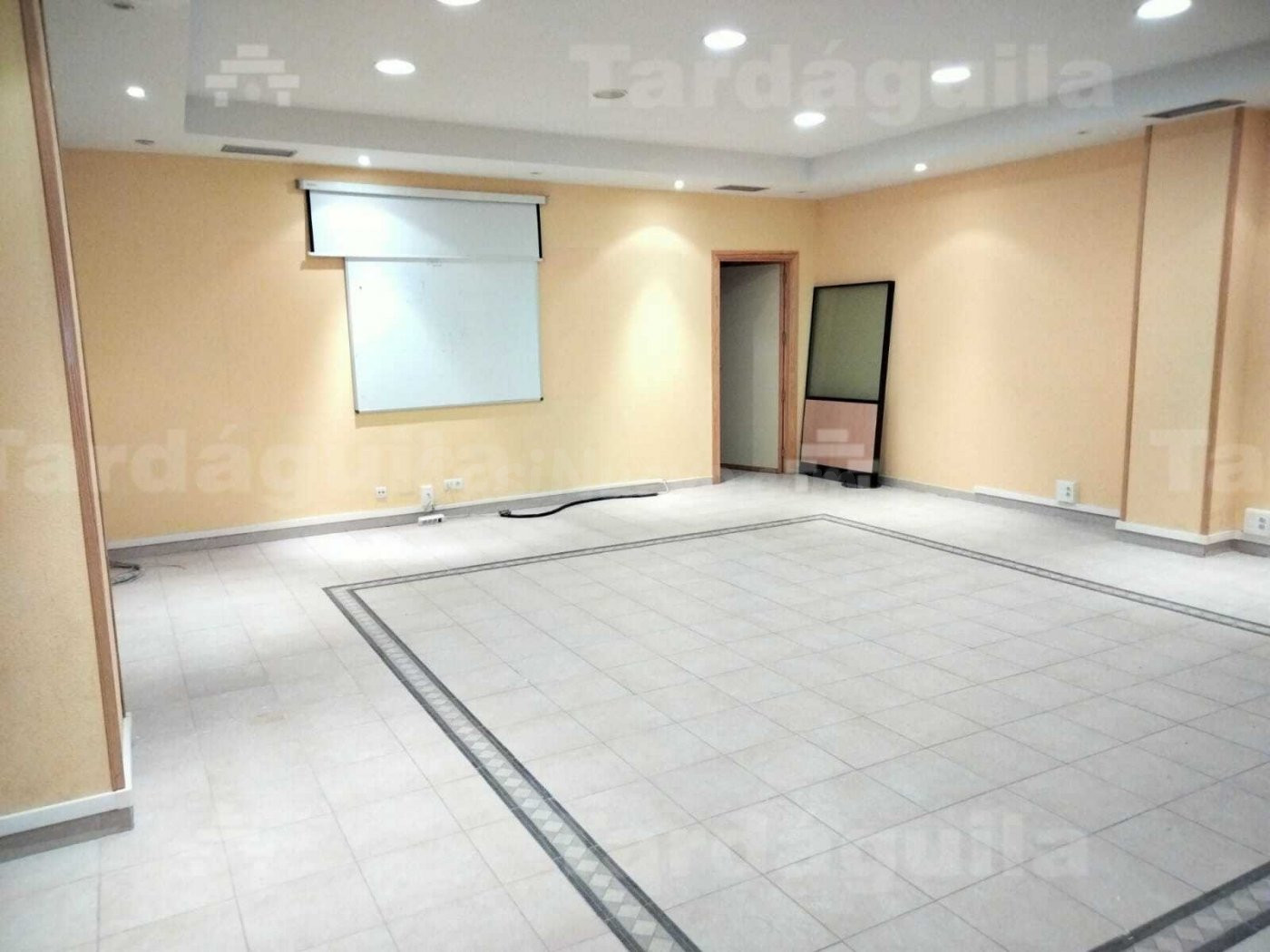 VENTA LOCAL ACADEMIA - CLINICA
