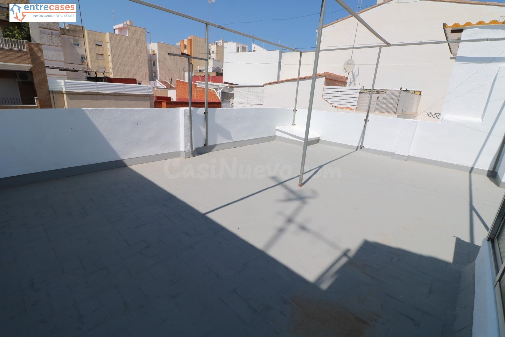 CASA Y SOLAR  EN LA PLAYA DE PUERTO DE SAGUNTO.