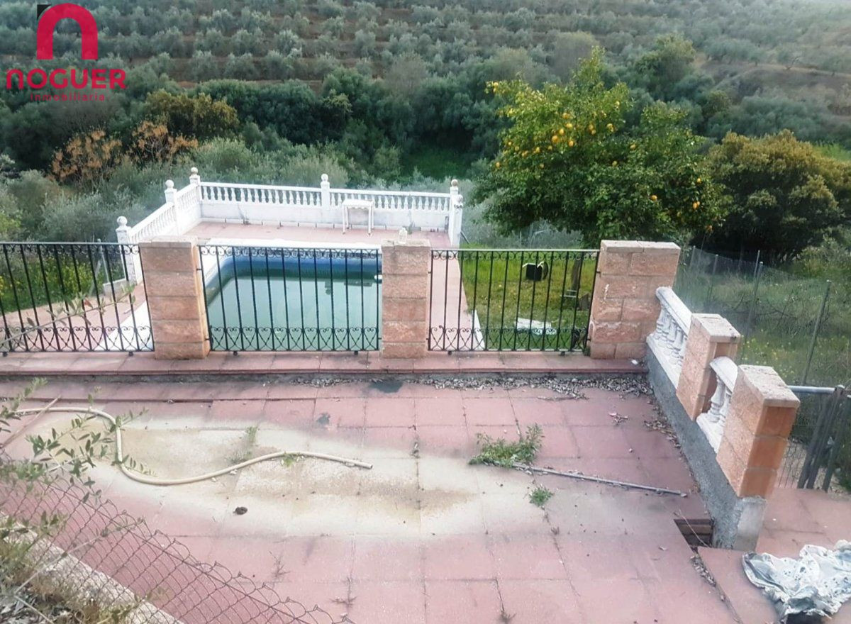 CASA DE DOS PLANTAS CON PISCINA Y CON AGUA POTABLE