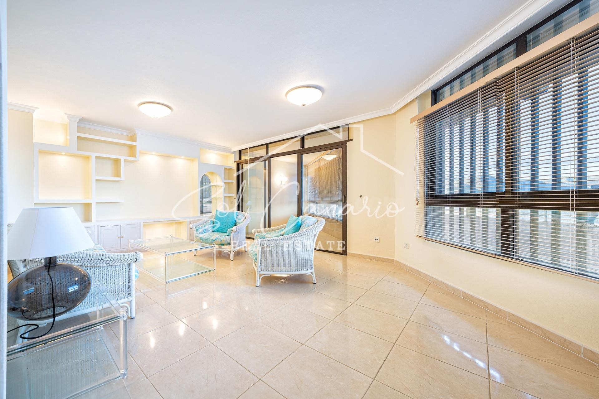 Exclusivo Piso en Primera Línea de Playa de Las Canteras con Vistas al Mar