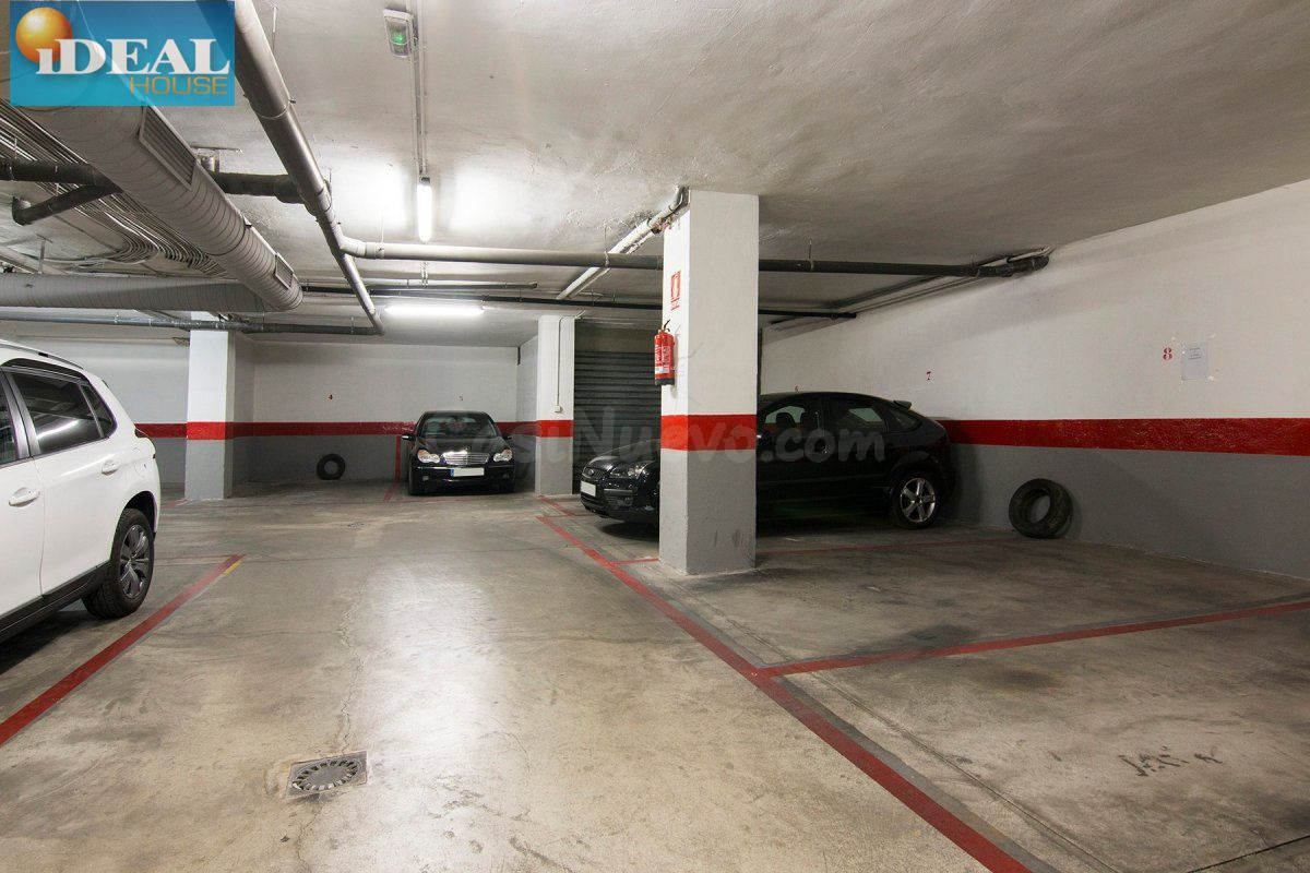 A6100J6. Plaza de garaje en camino de Ronda, junto Gimnasio Yo10