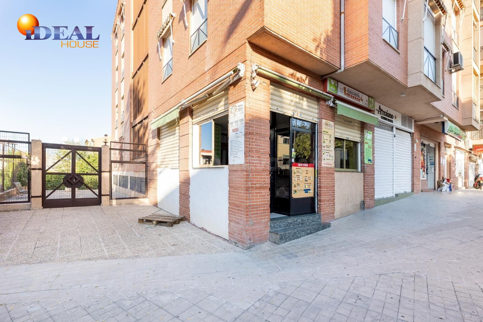 VENTA DE LOCAL EN URBANIZACION PARQUE NUEVA GRANADA (GRANADA)