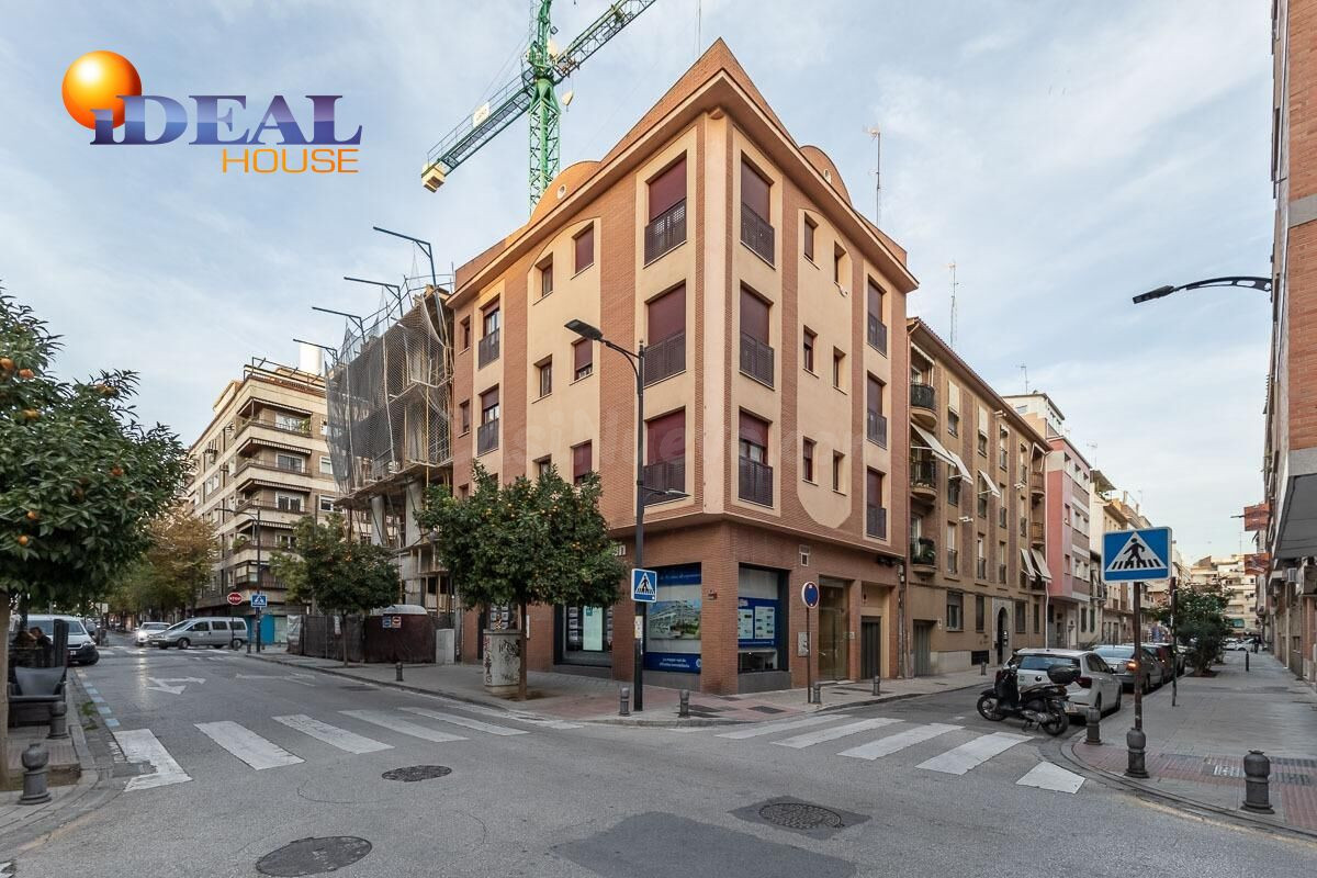 MAGNIFICA PLAZA DE GARAJE EN BARRIO FIGARES - JUNTO A CALLE ALHAMAR