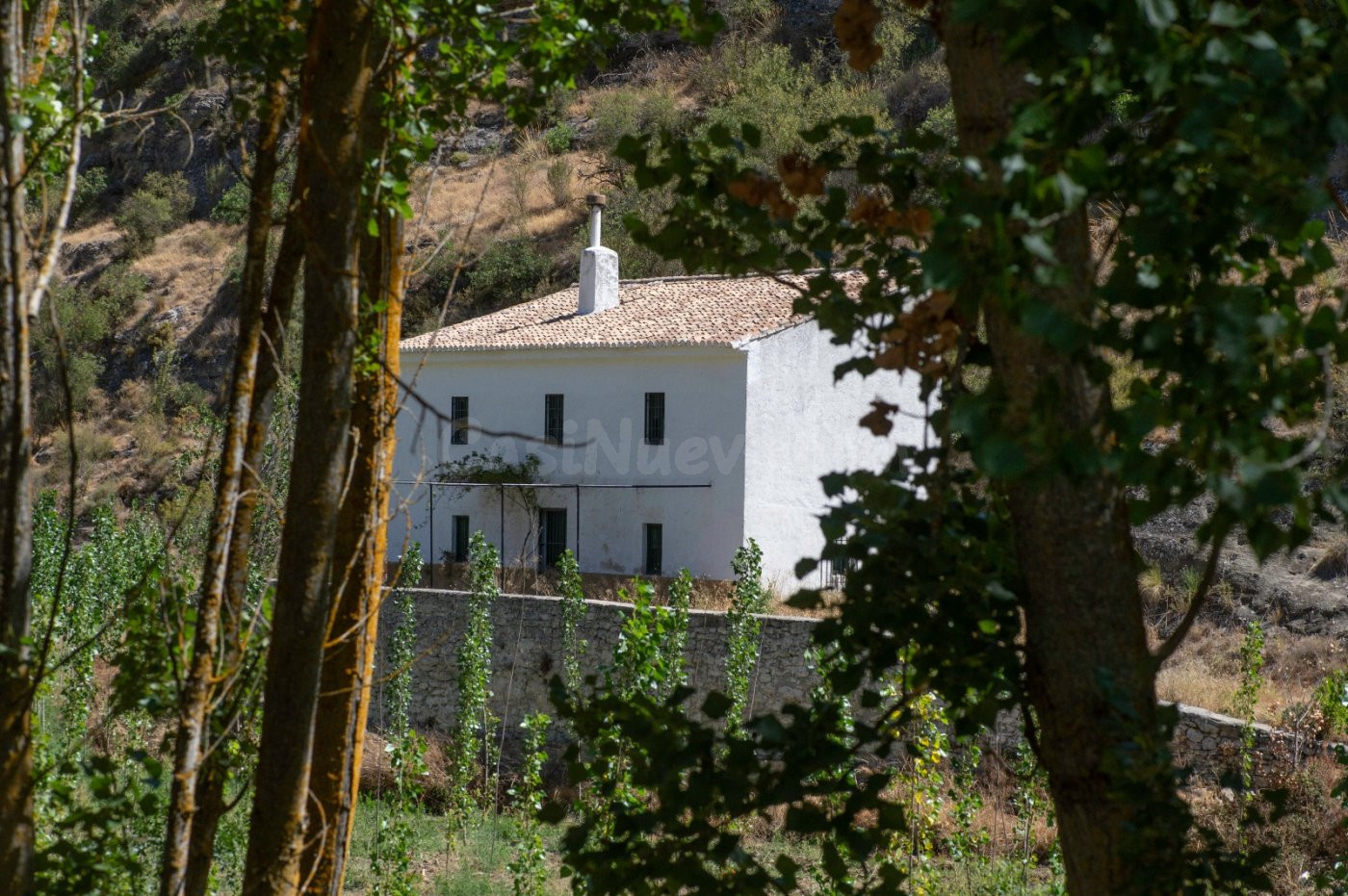 Los Tajos, monumento natural con casa y chiringuito. Finca en Alhama de Granada.