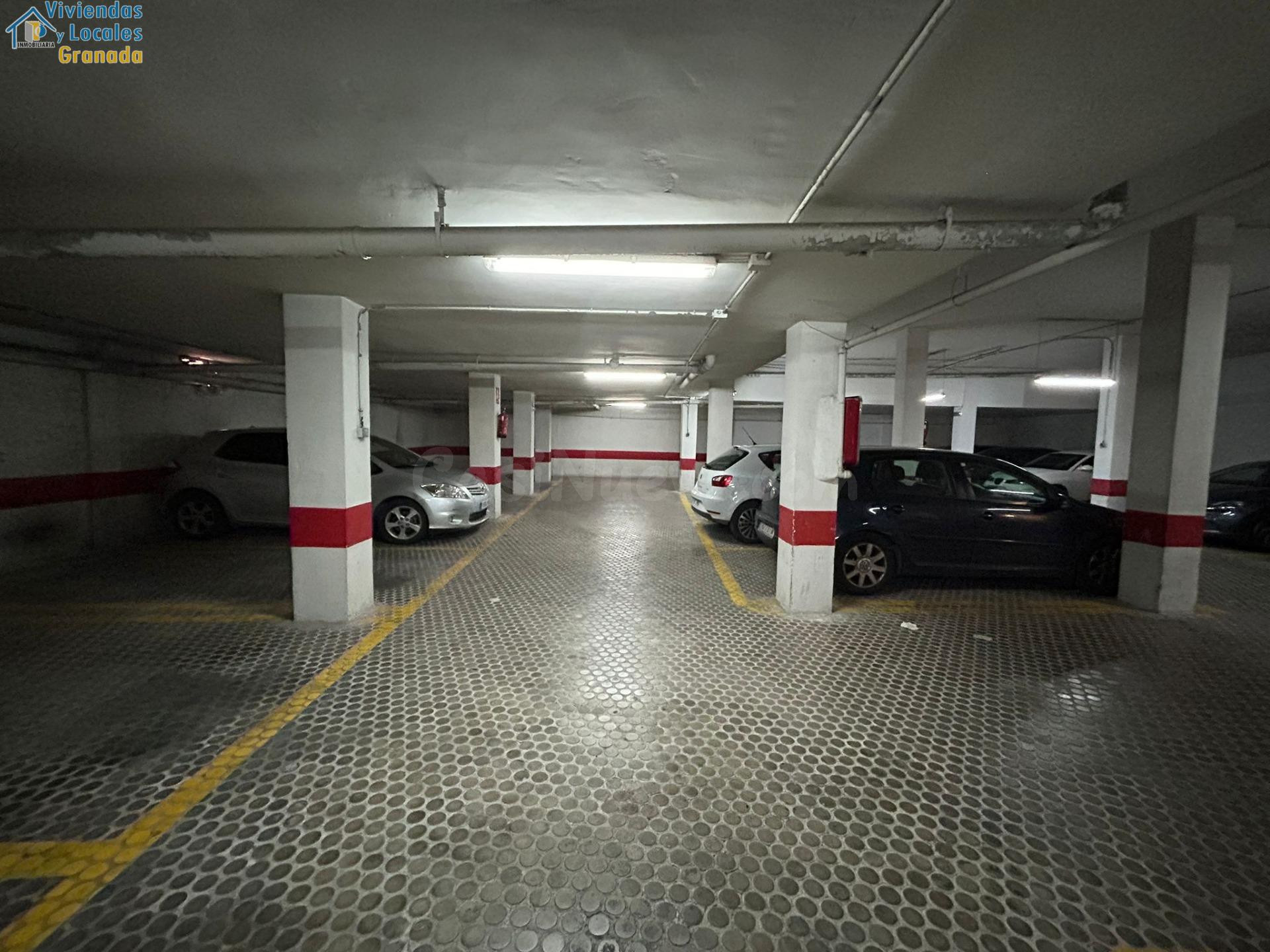 Plaza de garaje y trastero en Pajaritos