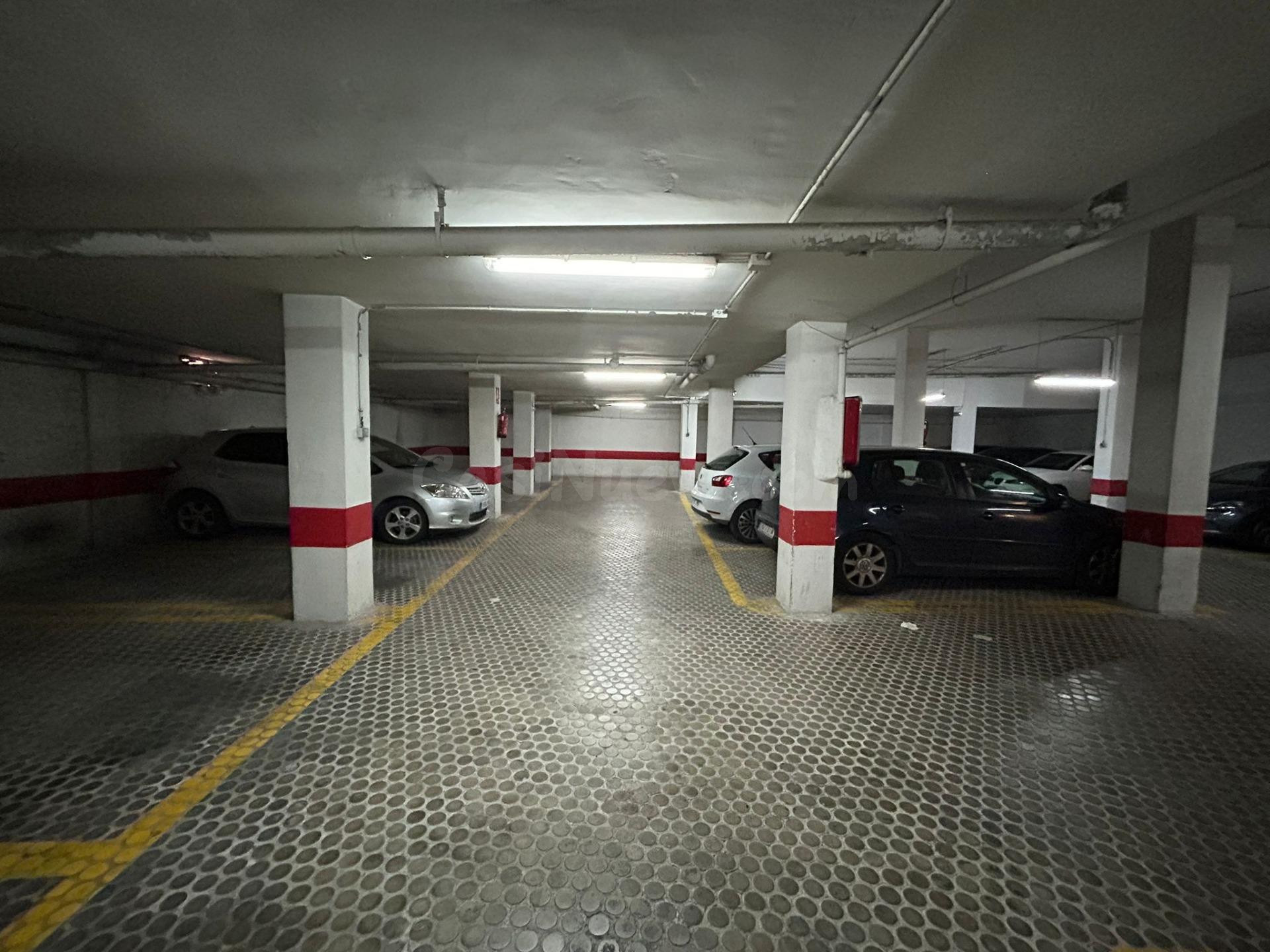 Plaza de garaje y trastero en Pajaritos