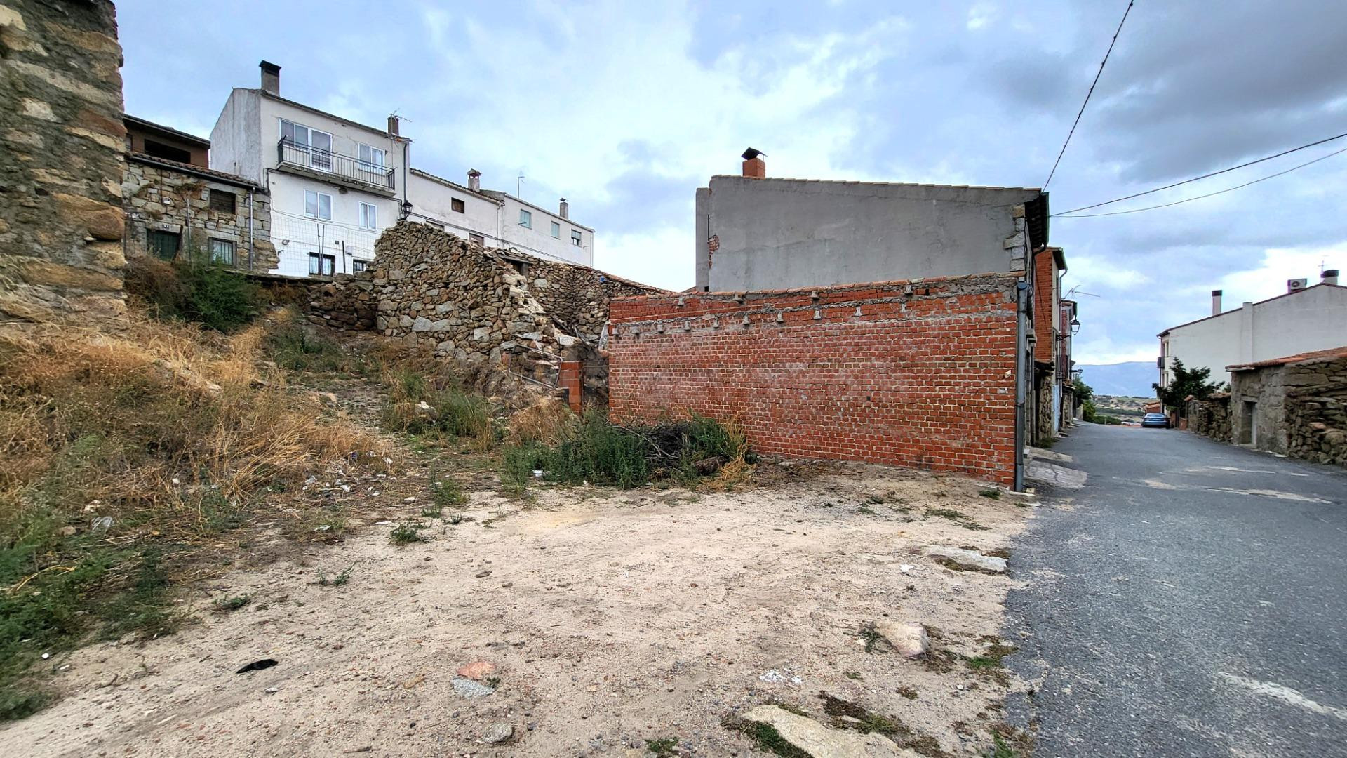 VENTA DE PARCELA URBANA EN EL BARRACO 05110 - foto 2