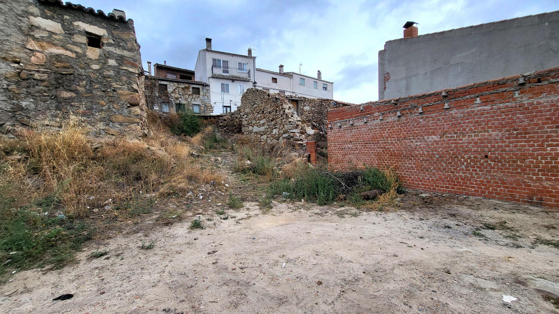 VENTA DE PARCELA URBANA EN EL BARRACO 05110 - foto 3