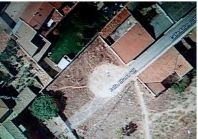 Solar urbanizable de 488m2 en el centro del pueblo