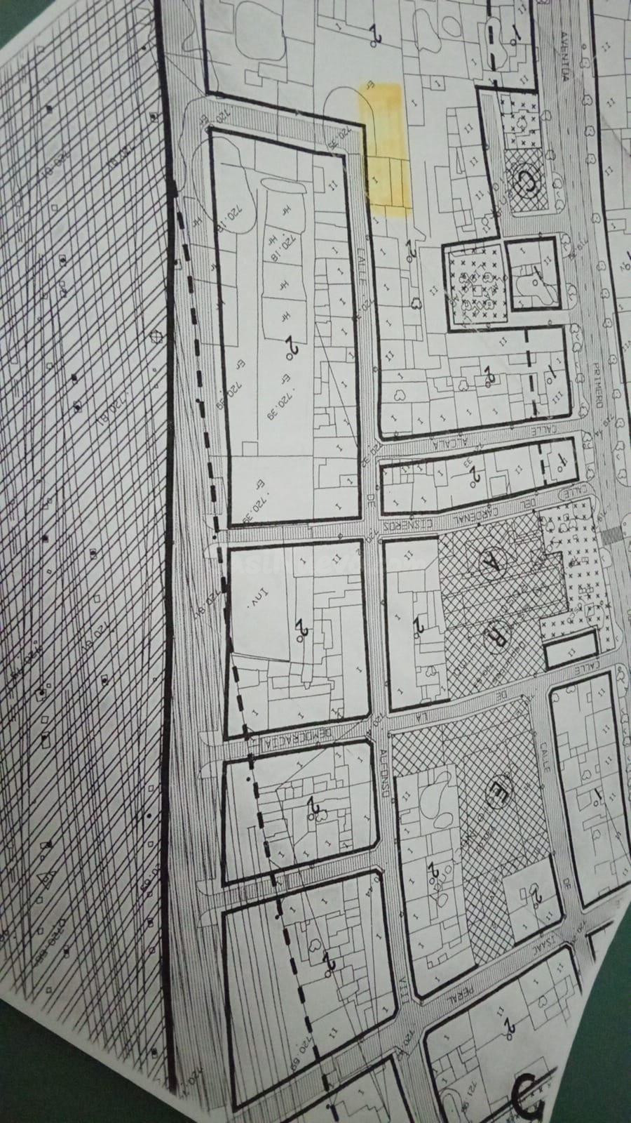 Solar urbanizable de 488m2 en el centro del pueblo - foto 4