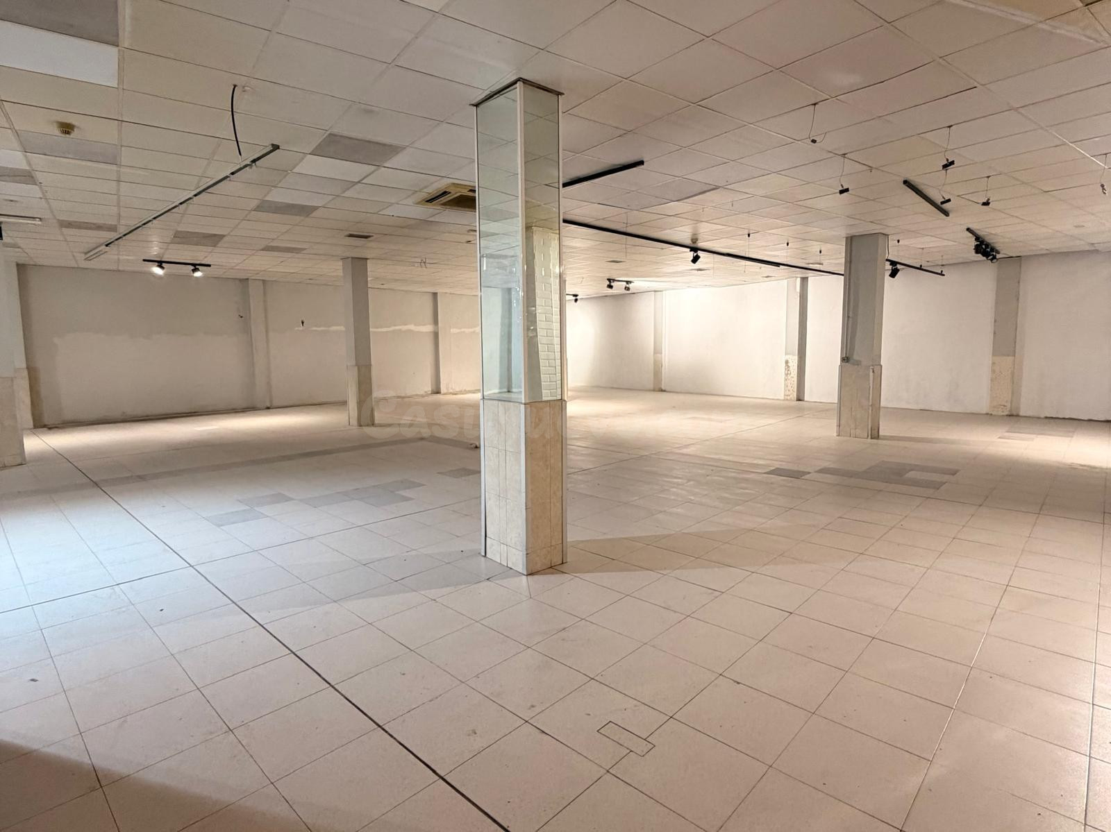 SE ALQUILA LOCAL COMERCIAL