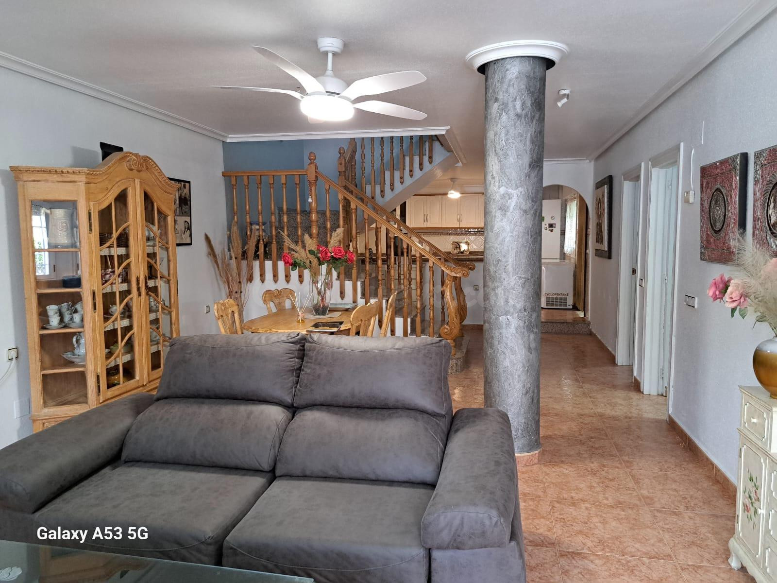 SE VENDE BUNGALOW EN DOLORES