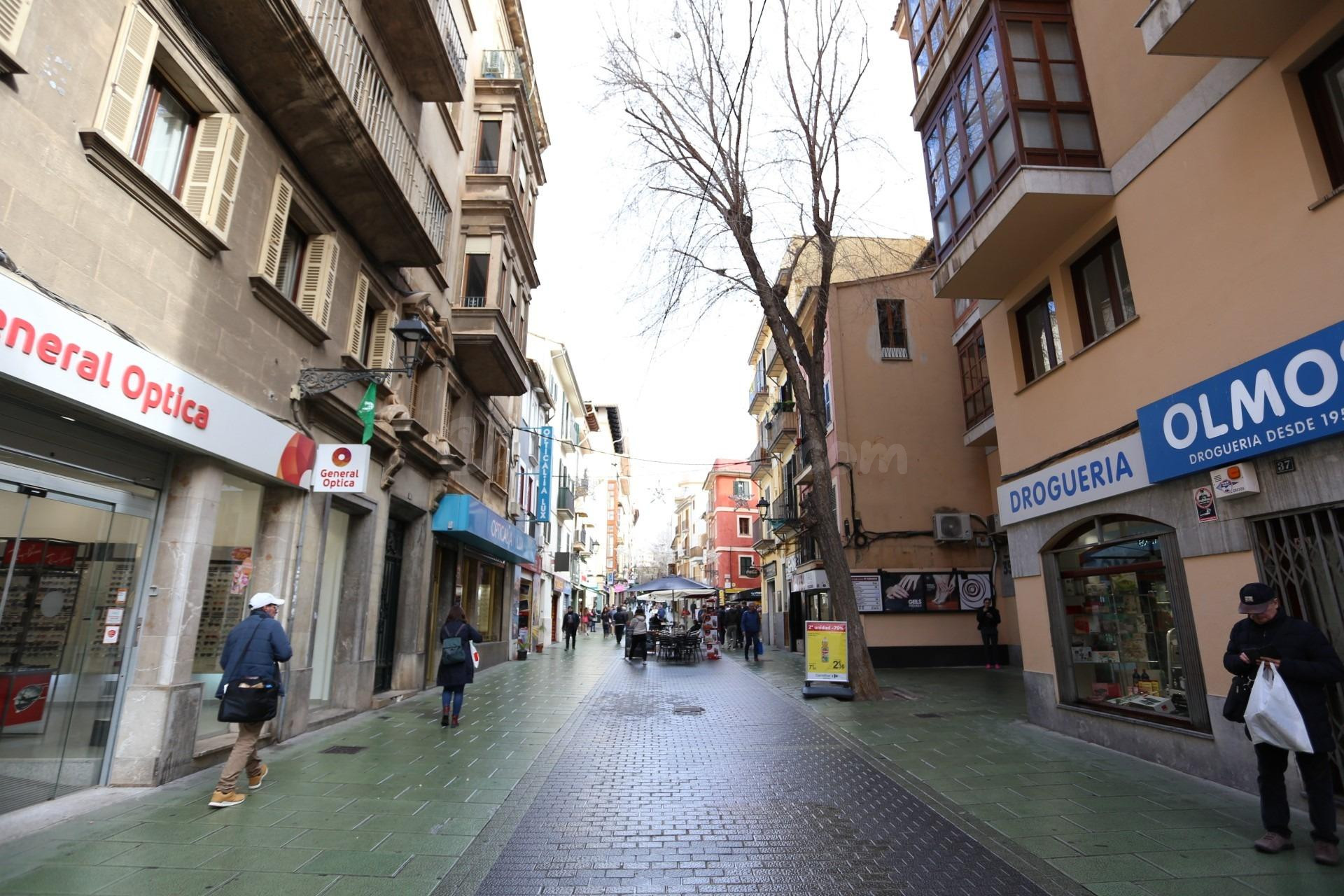 SE ALQUILA DESPACHO-OFICINA EN EL CENTRO DE PALMA