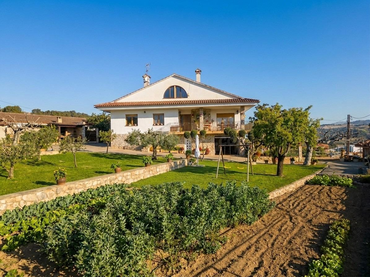 Distinción, privacidad y estilo en el corazón de Canyelles – Una finca excepcional