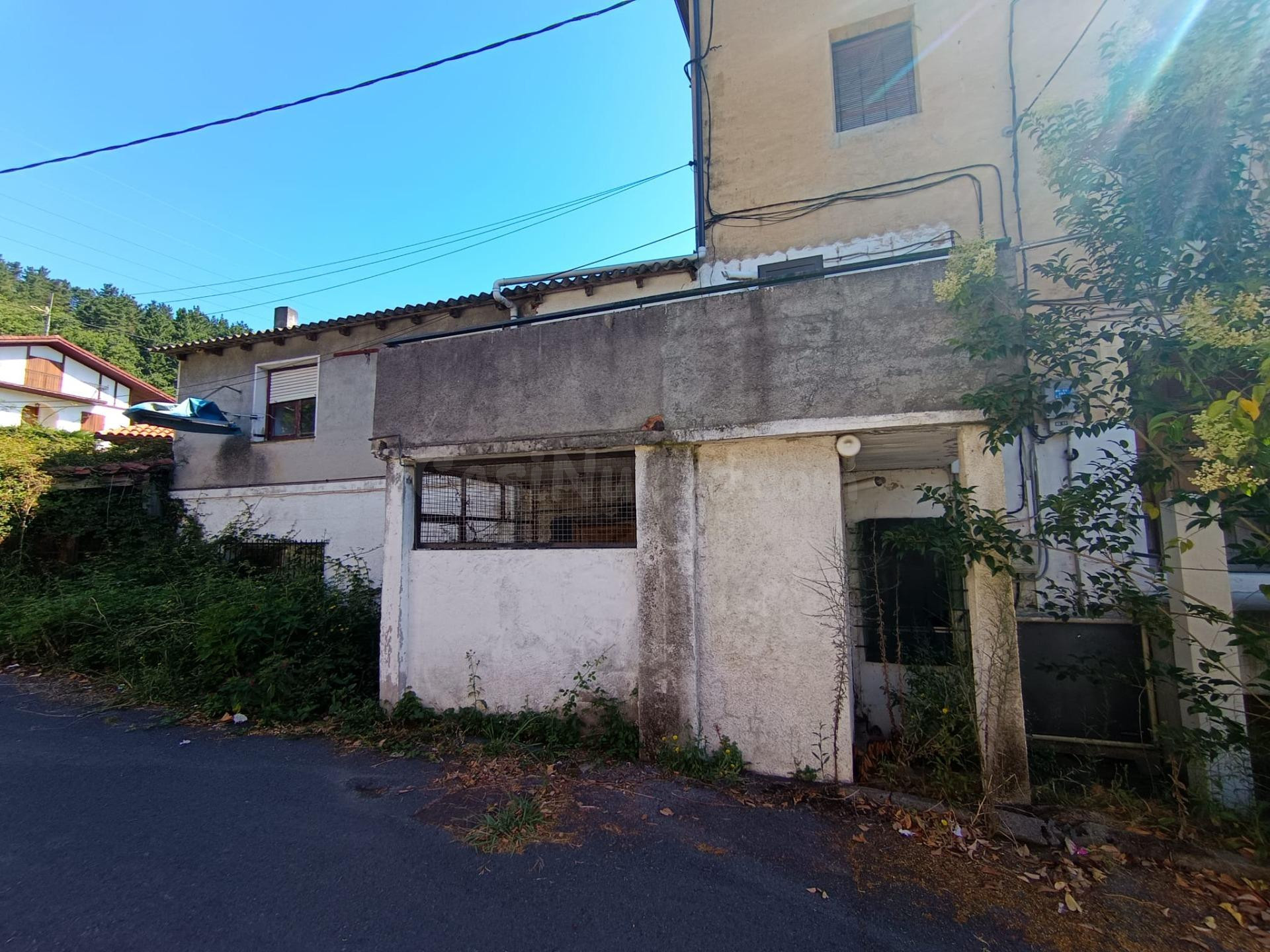 Venta de vivienda en planta primera y local en  planta baja  - foto 4