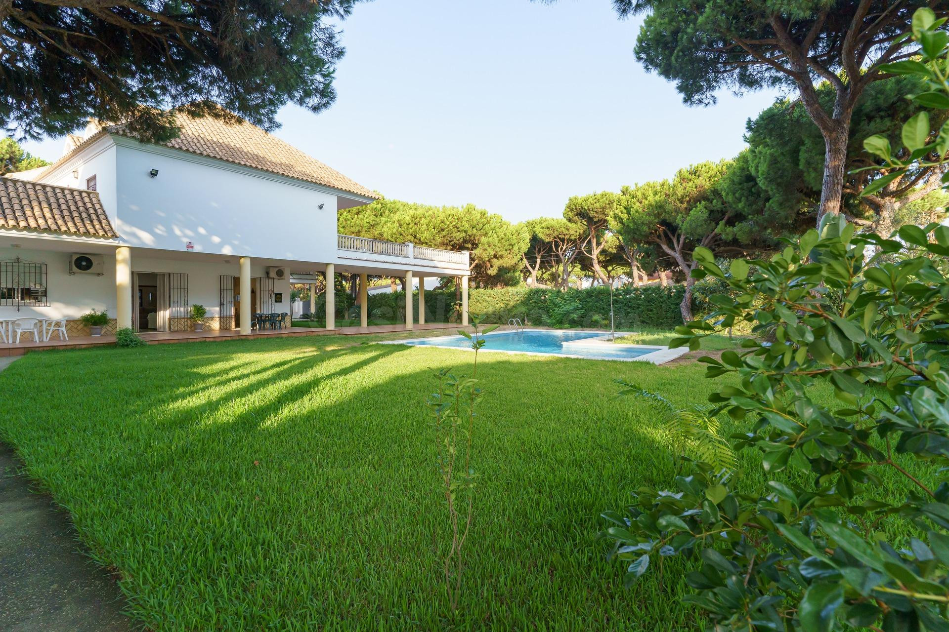 Exclusivo chalet independiente en Mazagón, a solo 400 metros - foto 3