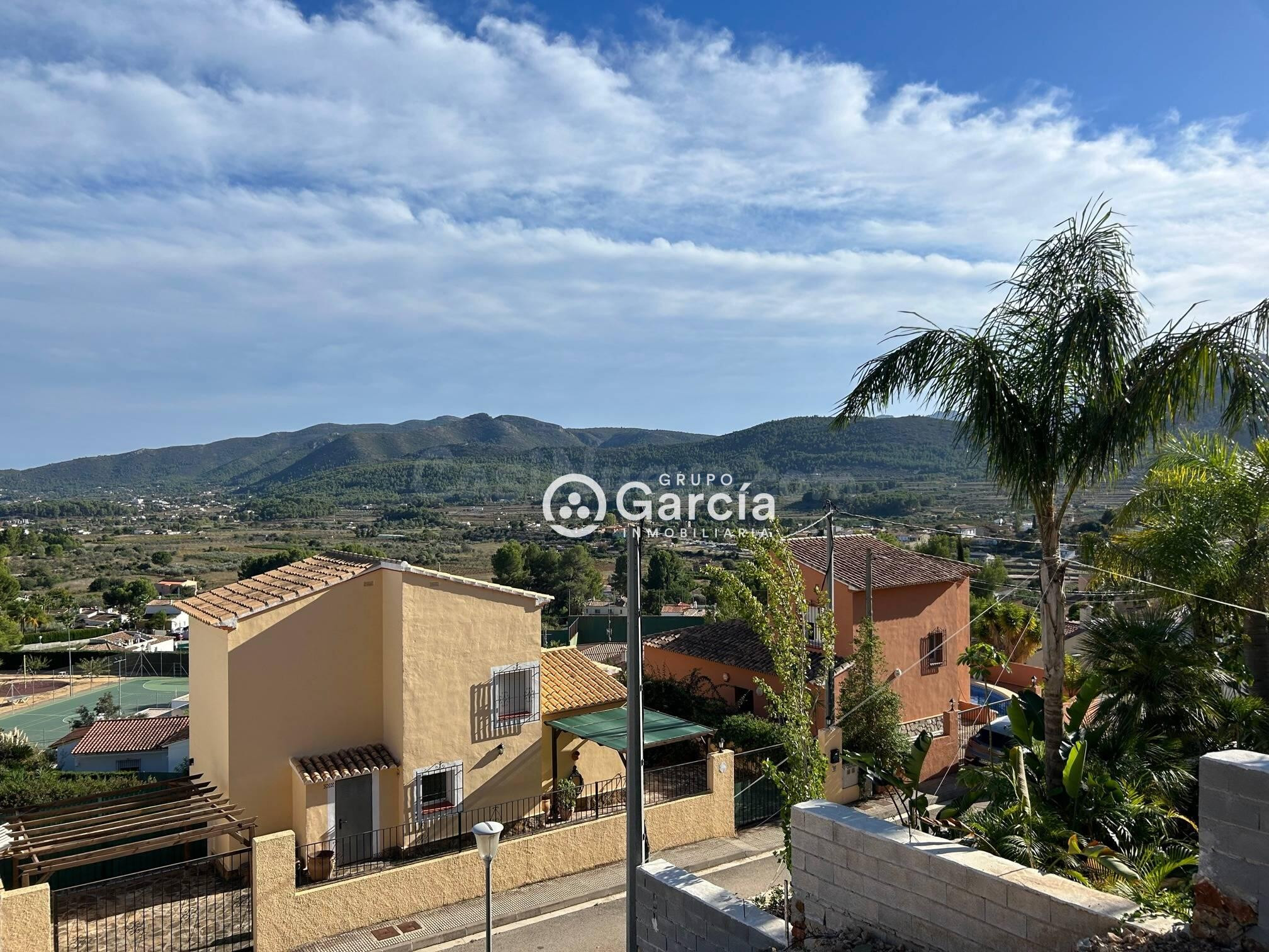 Parcela urbanizable a la venta en Alcalali.