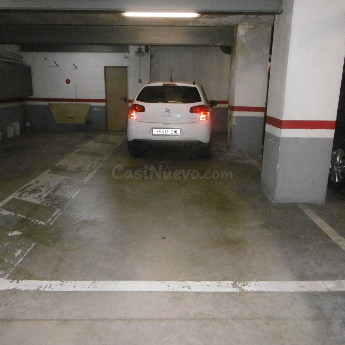 PARKING EN EL TEMPLE PARA 2 COTXES Y 2 MOTOS